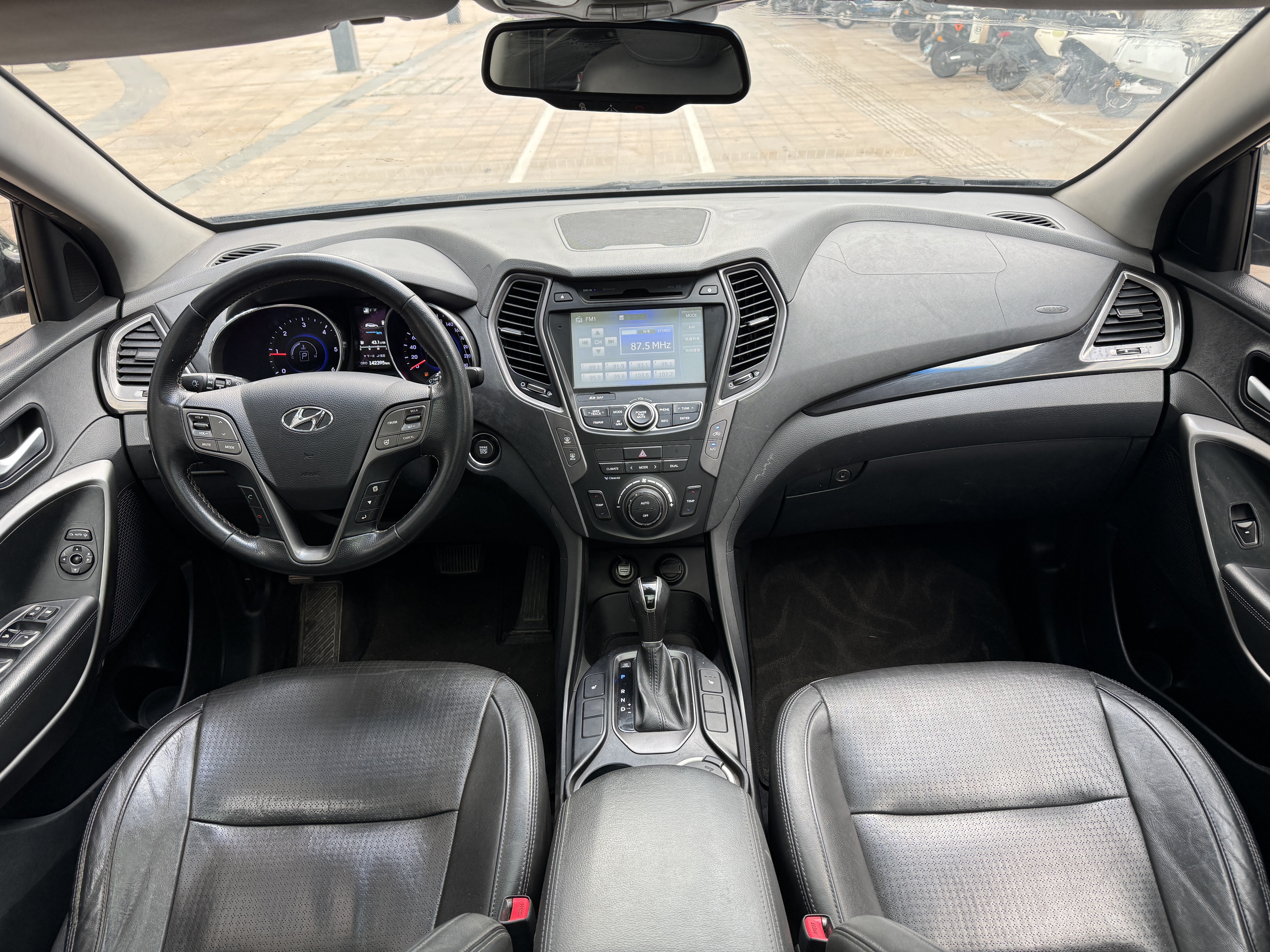 Hyundai Grand Santa Fe 2014 car image #6