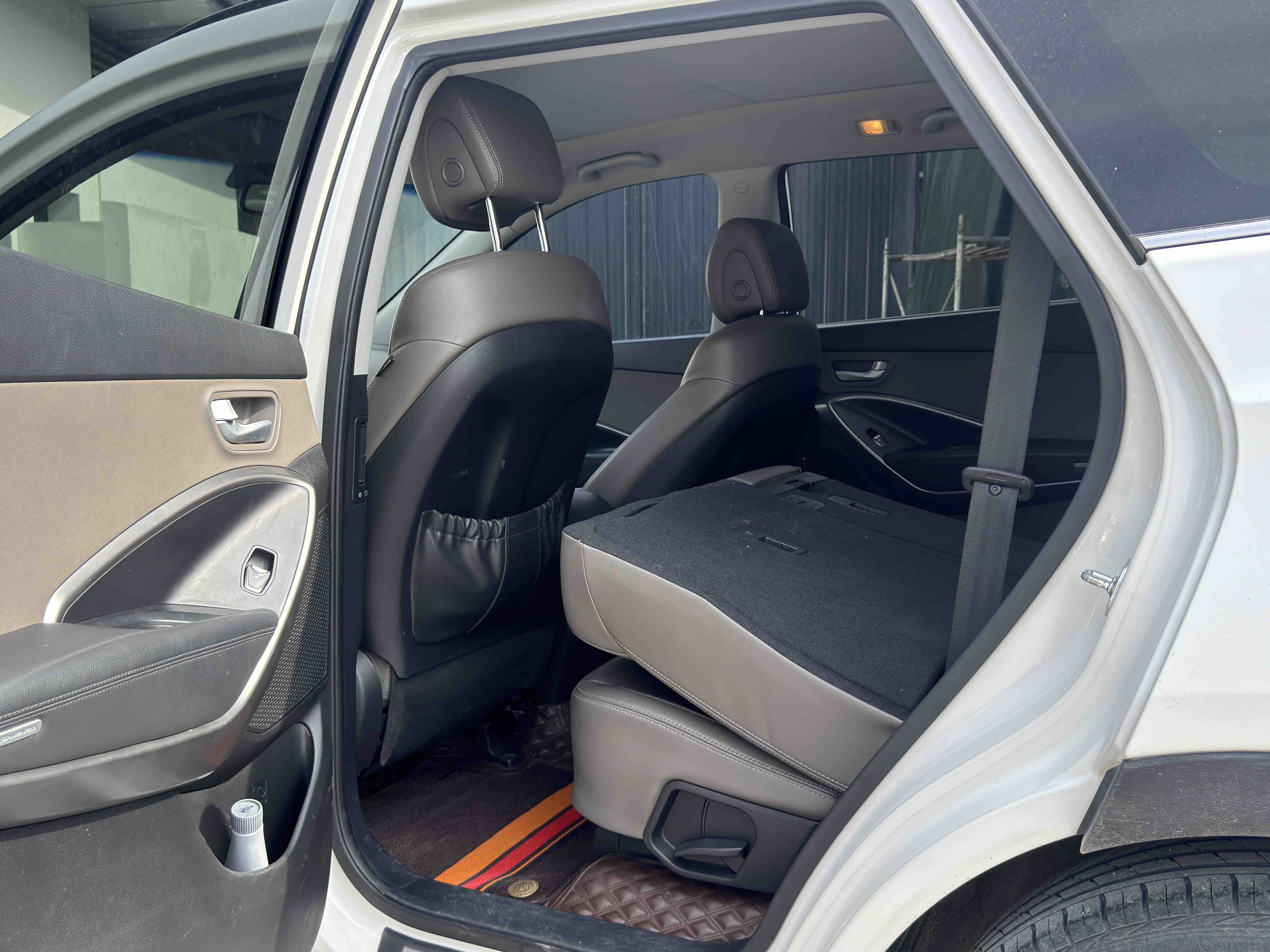 Hyundai Grand Santa Fe 2014 car image #6