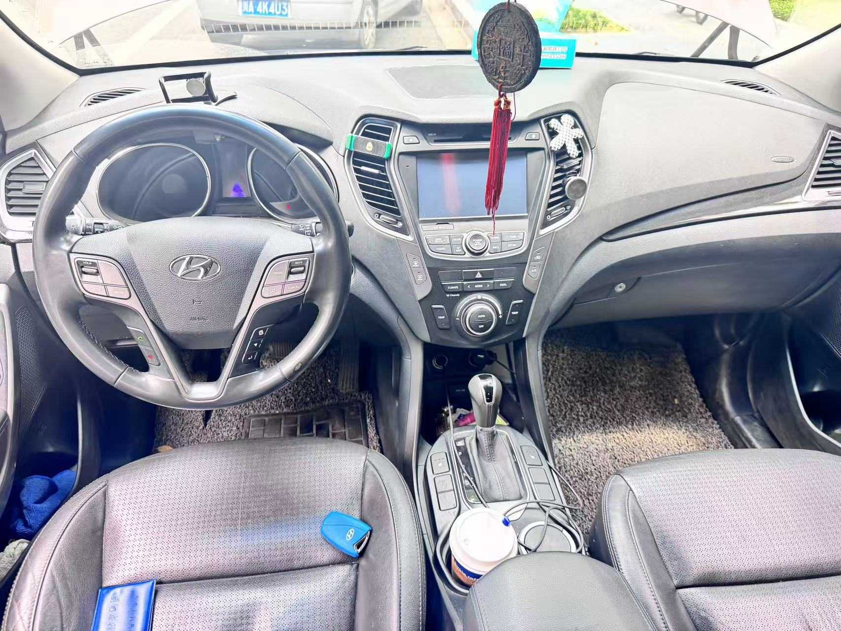 Hyundai Grand Santa Fe 2013 car image #6