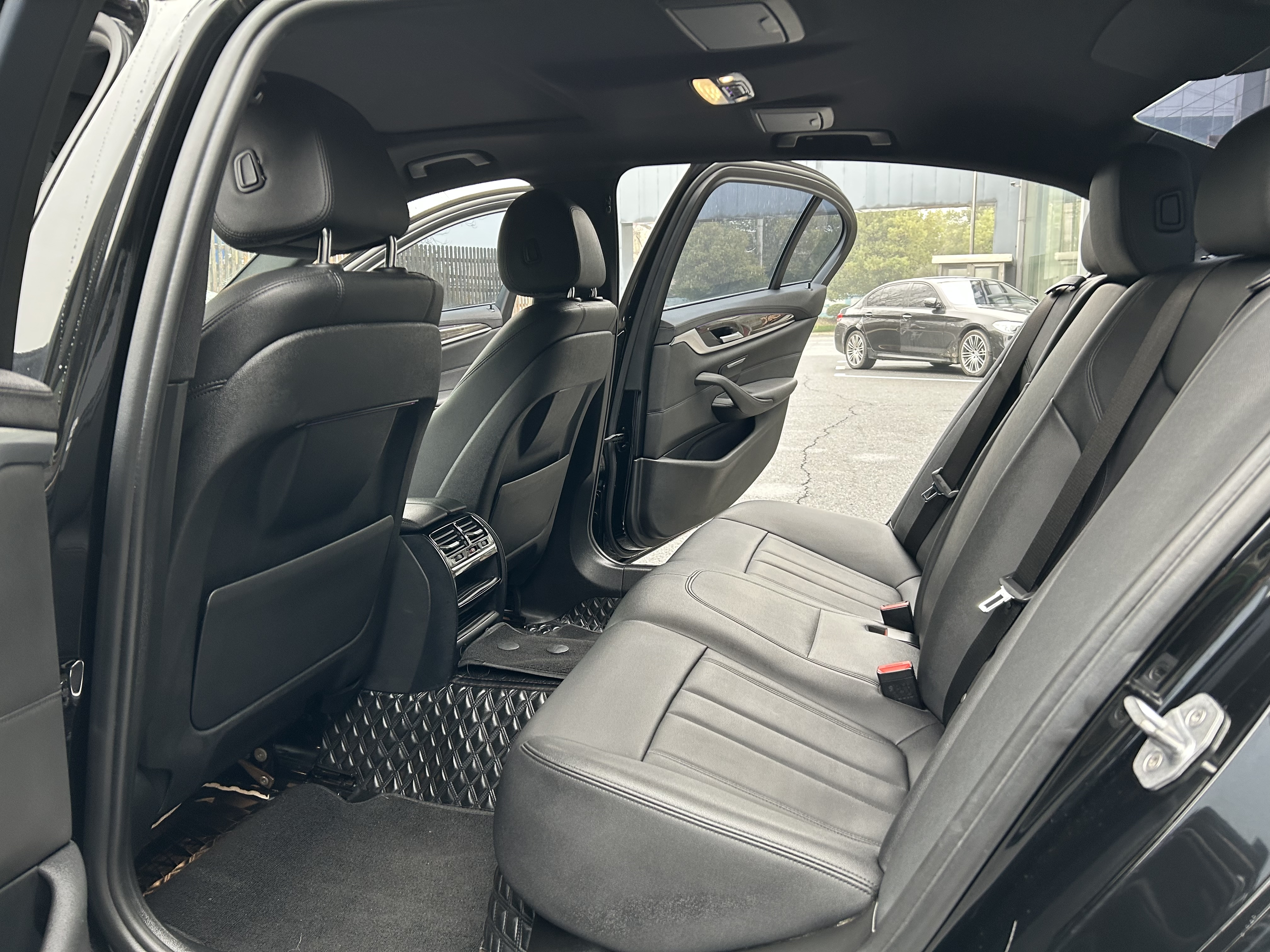 BMW 5 Series 2018 car image #6