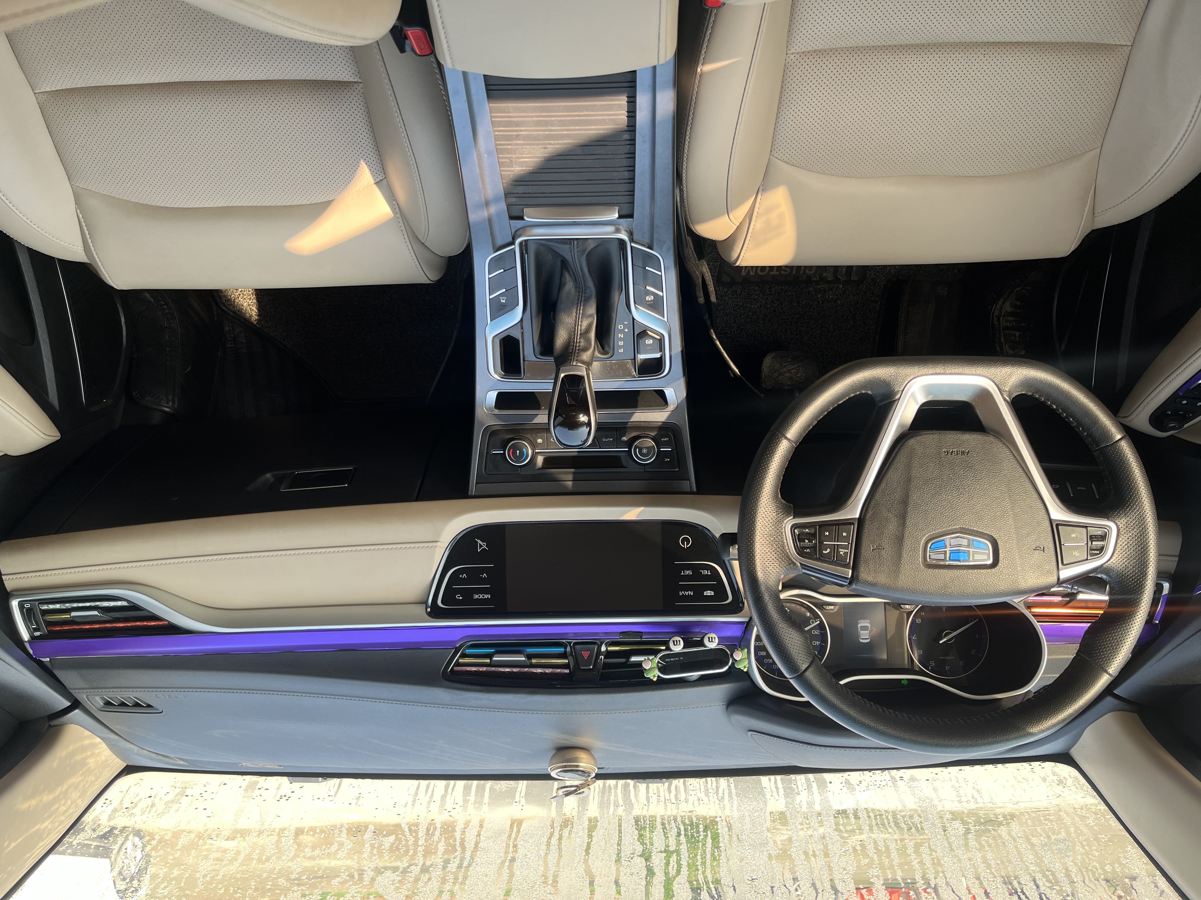 Emgrand 2018 car image #6