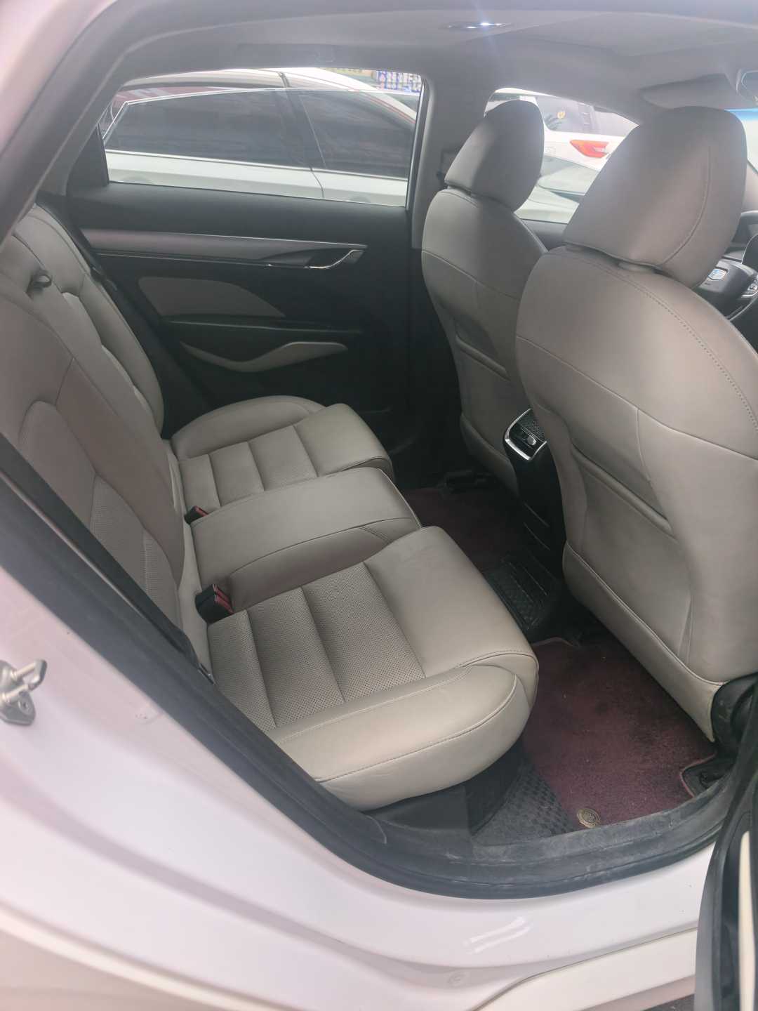 Emgrand 2018 #6 Emgrand 2018 car image #6