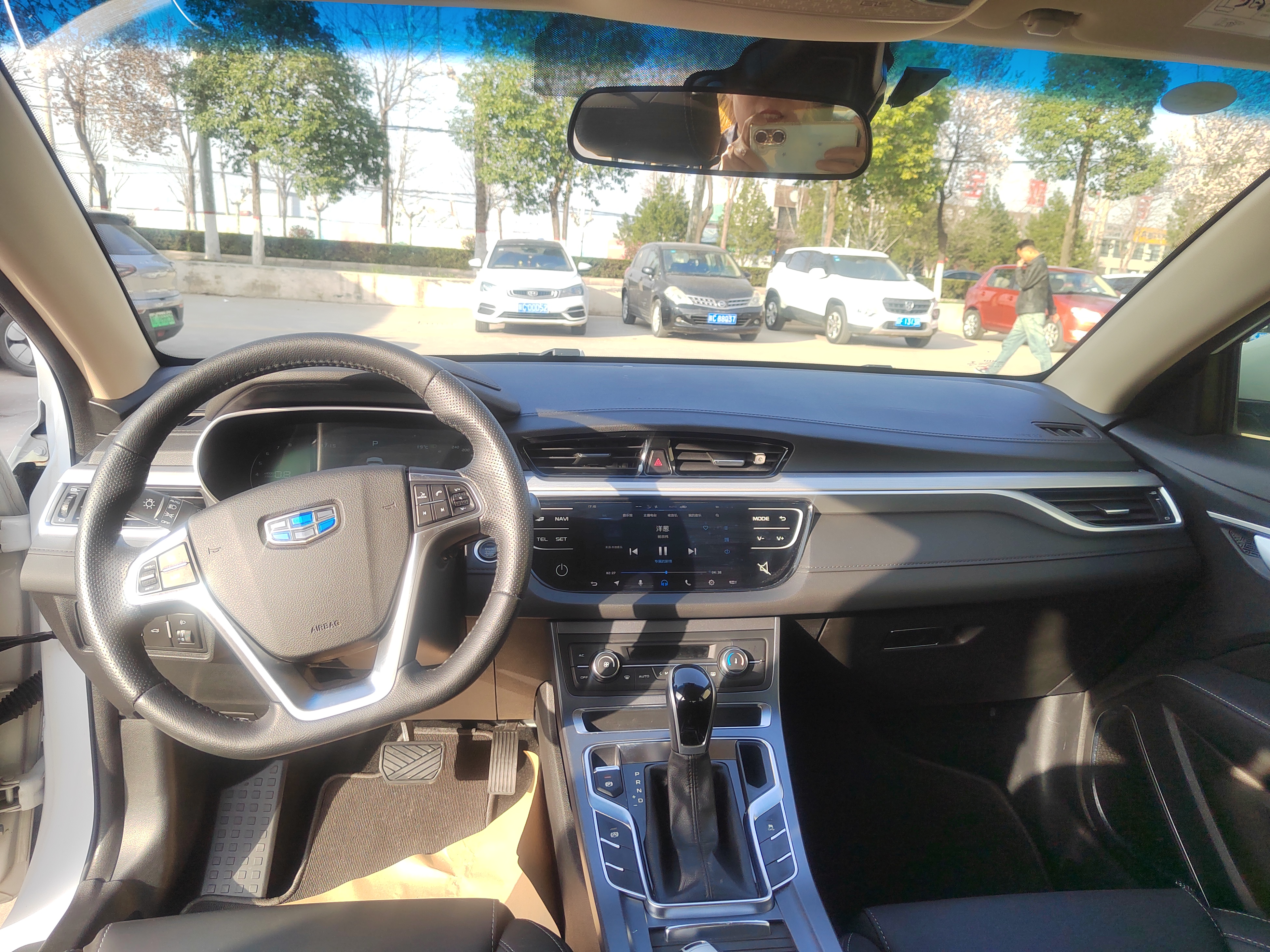Emgrand 2018 #6 Emgrand 2018 car image #6