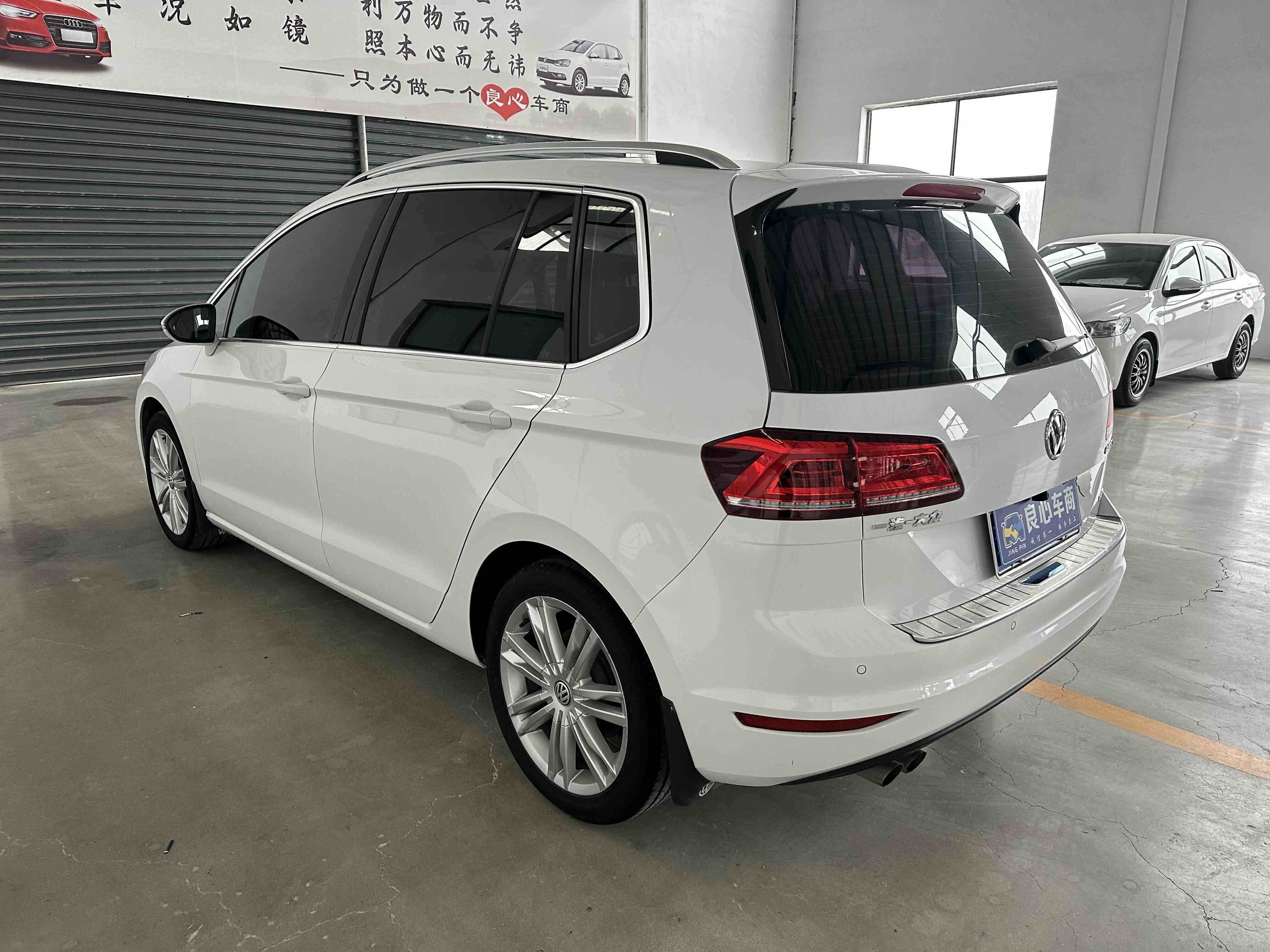 Volkswagen Golf Sportsvan 2017 car image #6