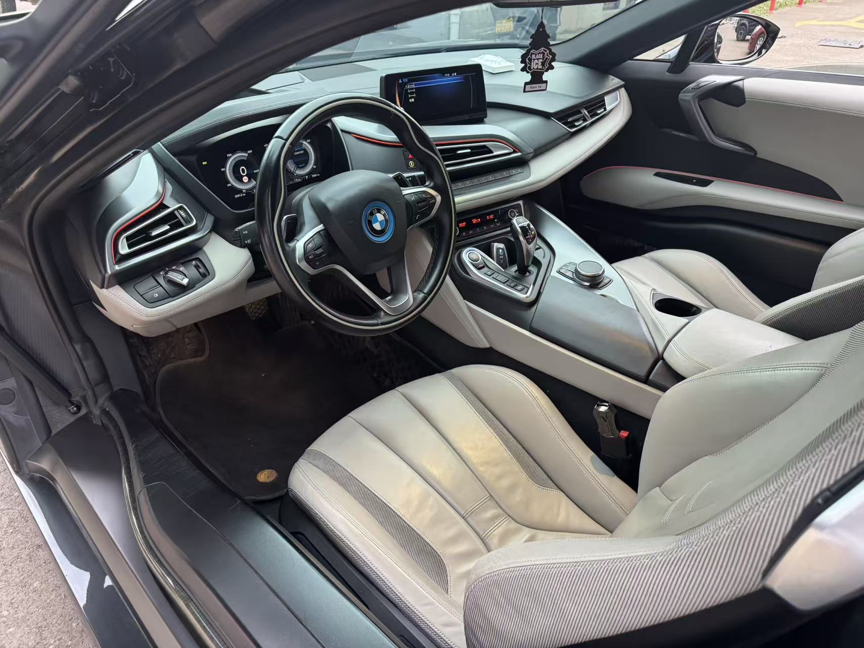 BMW i8 2018 car image #6