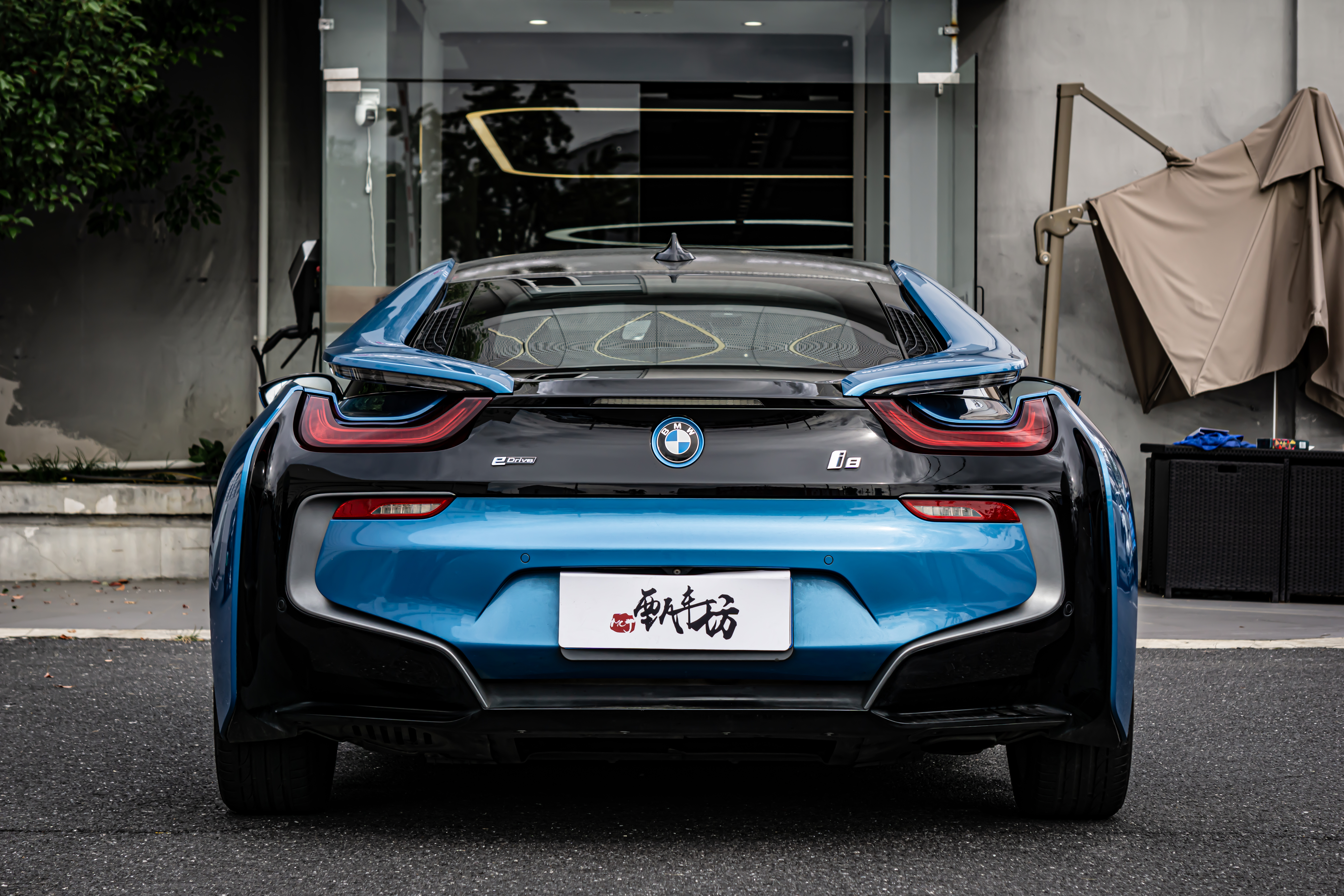 BMW i8 2015 car image #6