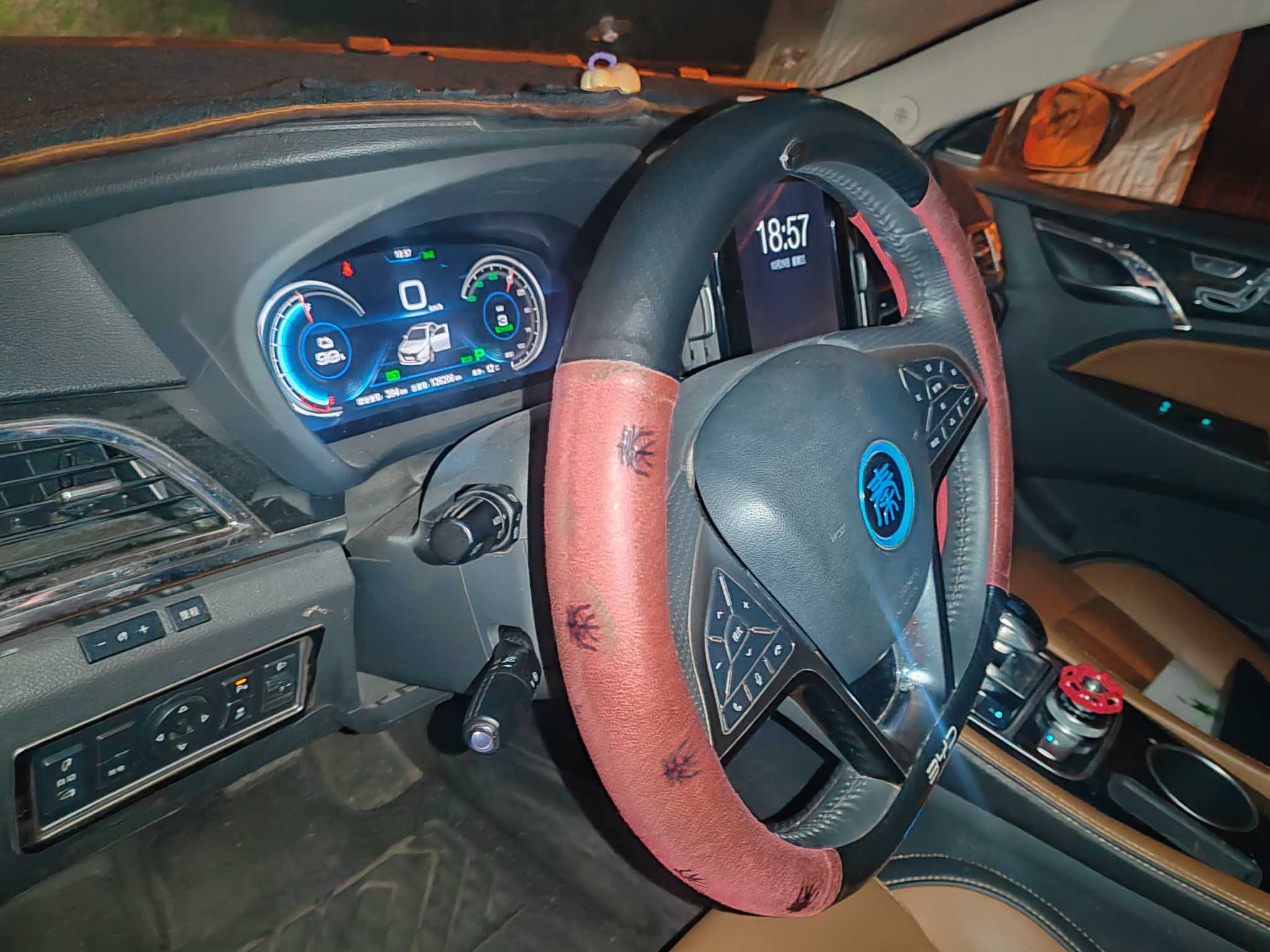 BYD Qin New Energy 2018 car image #6