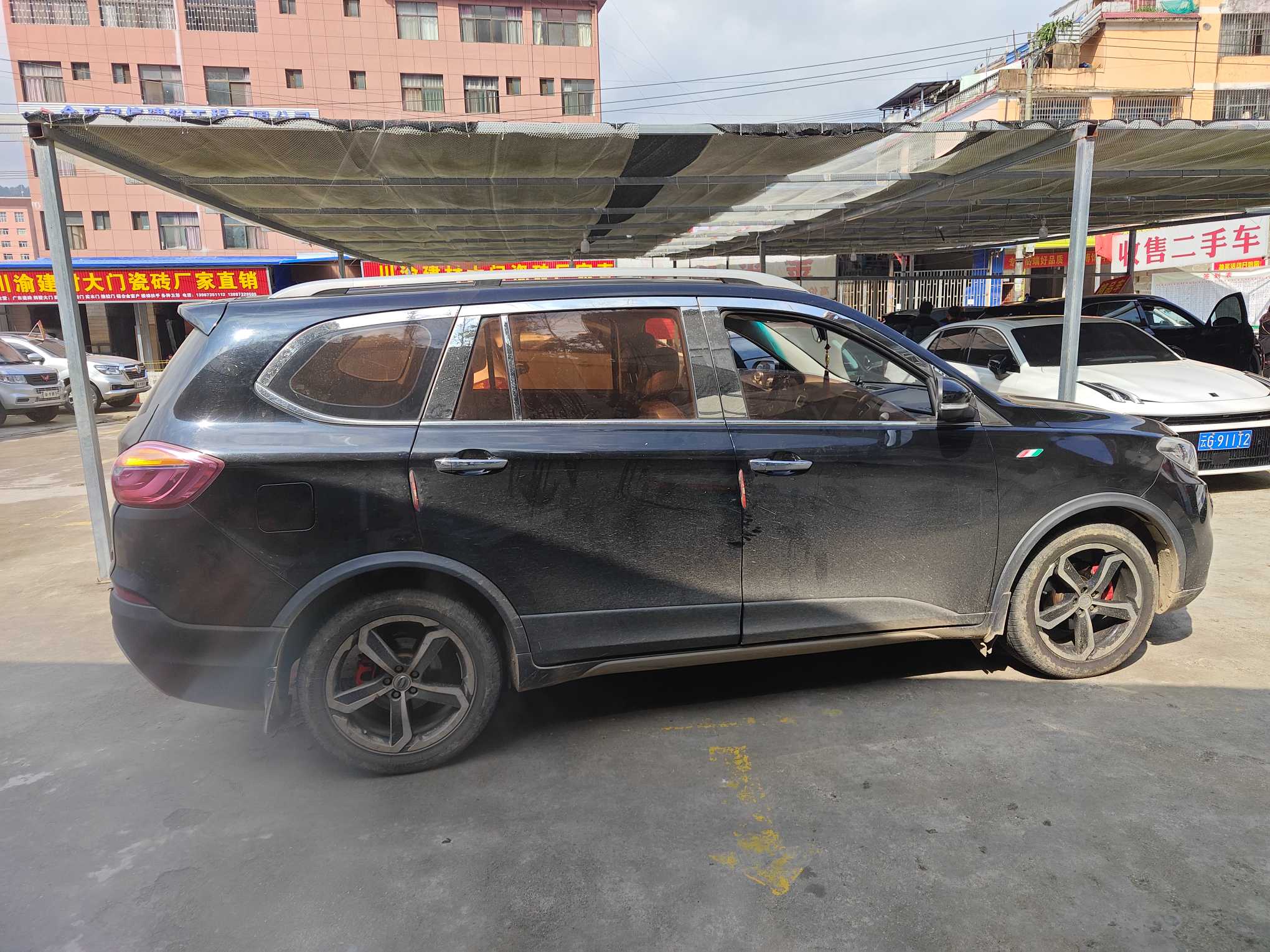 SWM X7 2017 car image #6