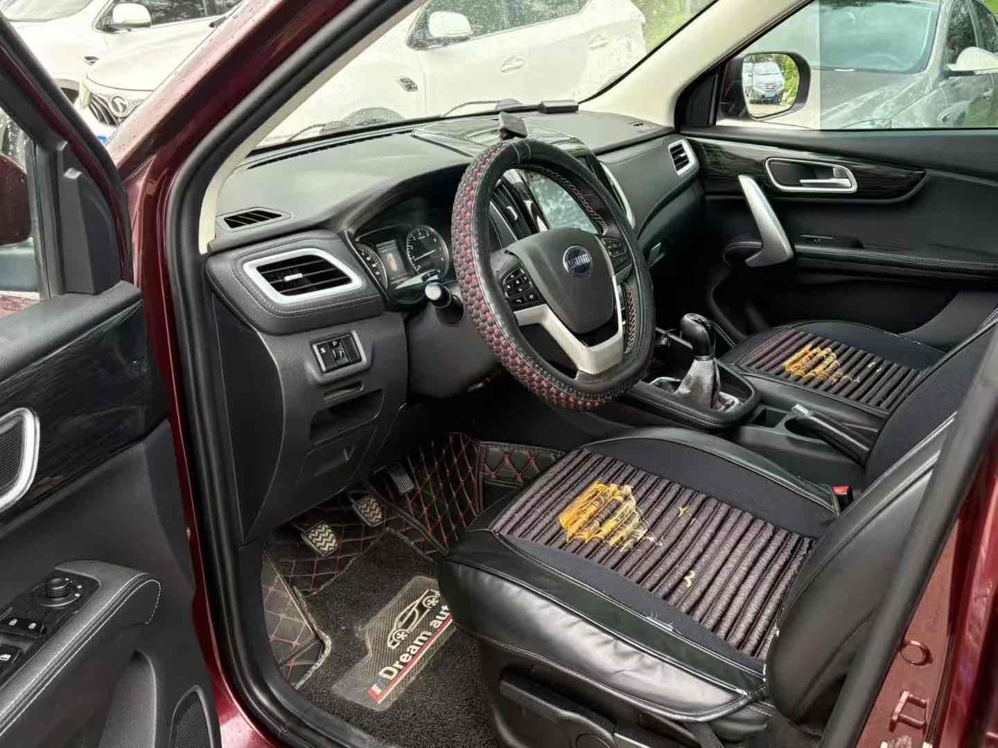 SWM X7 2018 изображение автомобиля #6