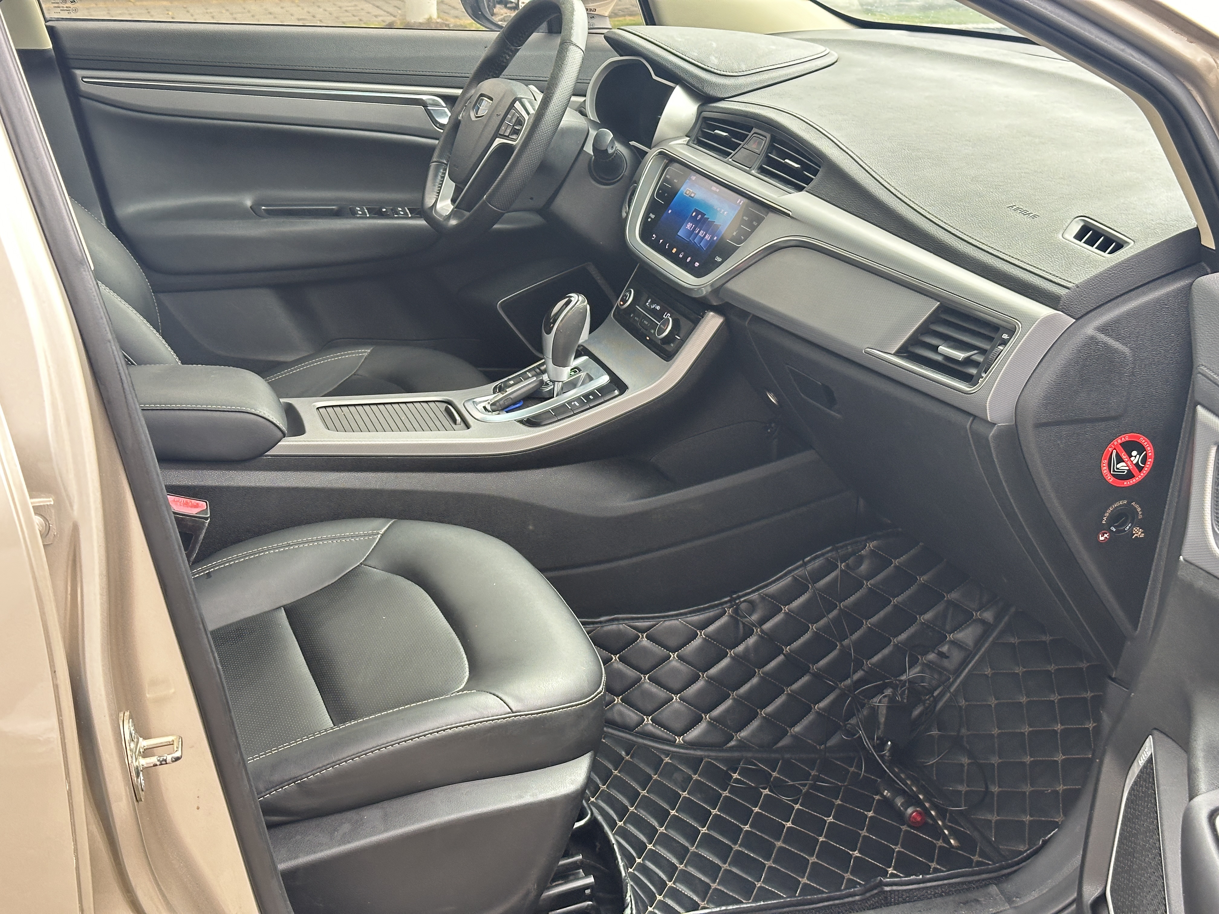 Emgrand GS 2019 #6 Emgrand GS 2019 car image #6