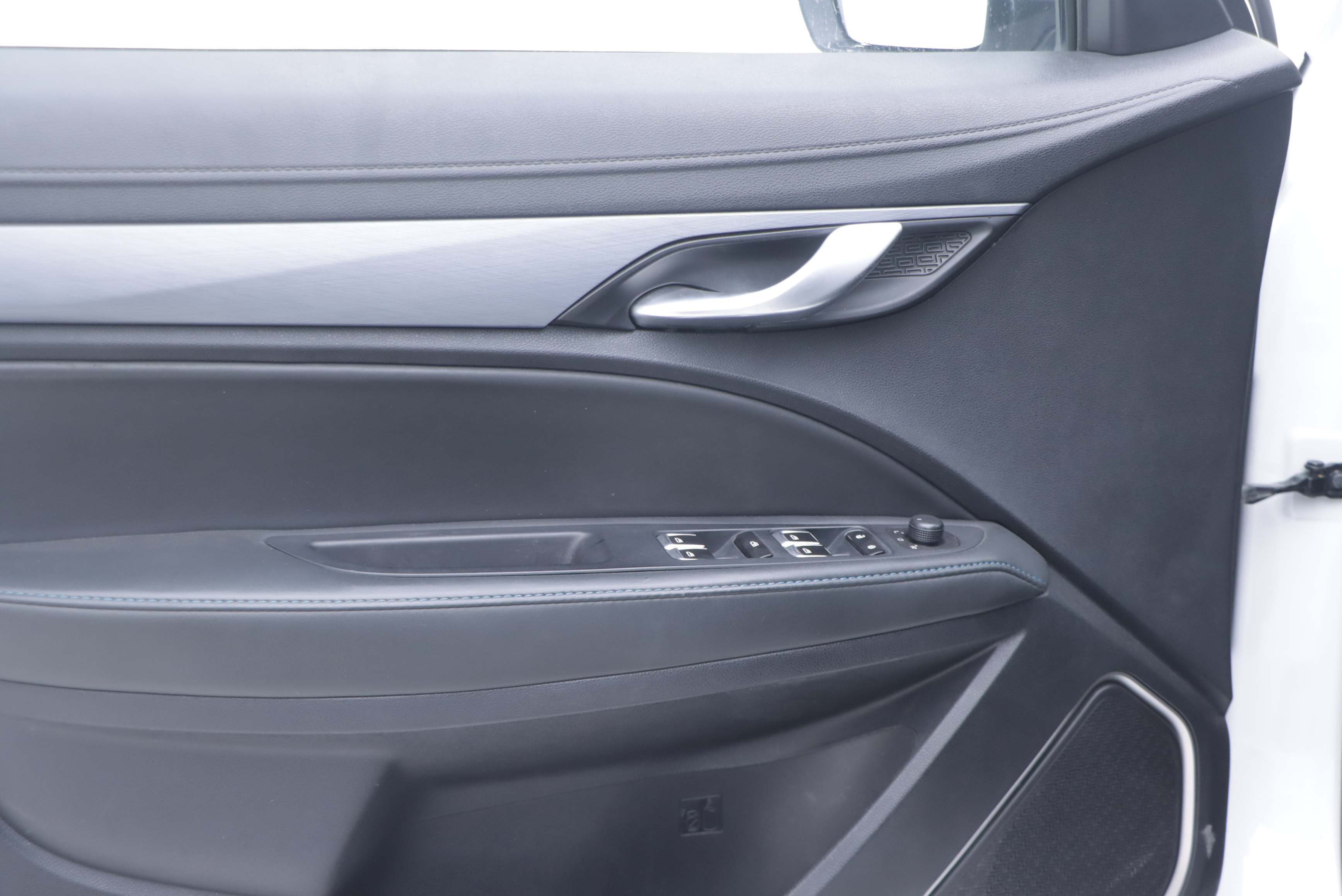 GEELY Emgrand New Energy 2018 car image #6