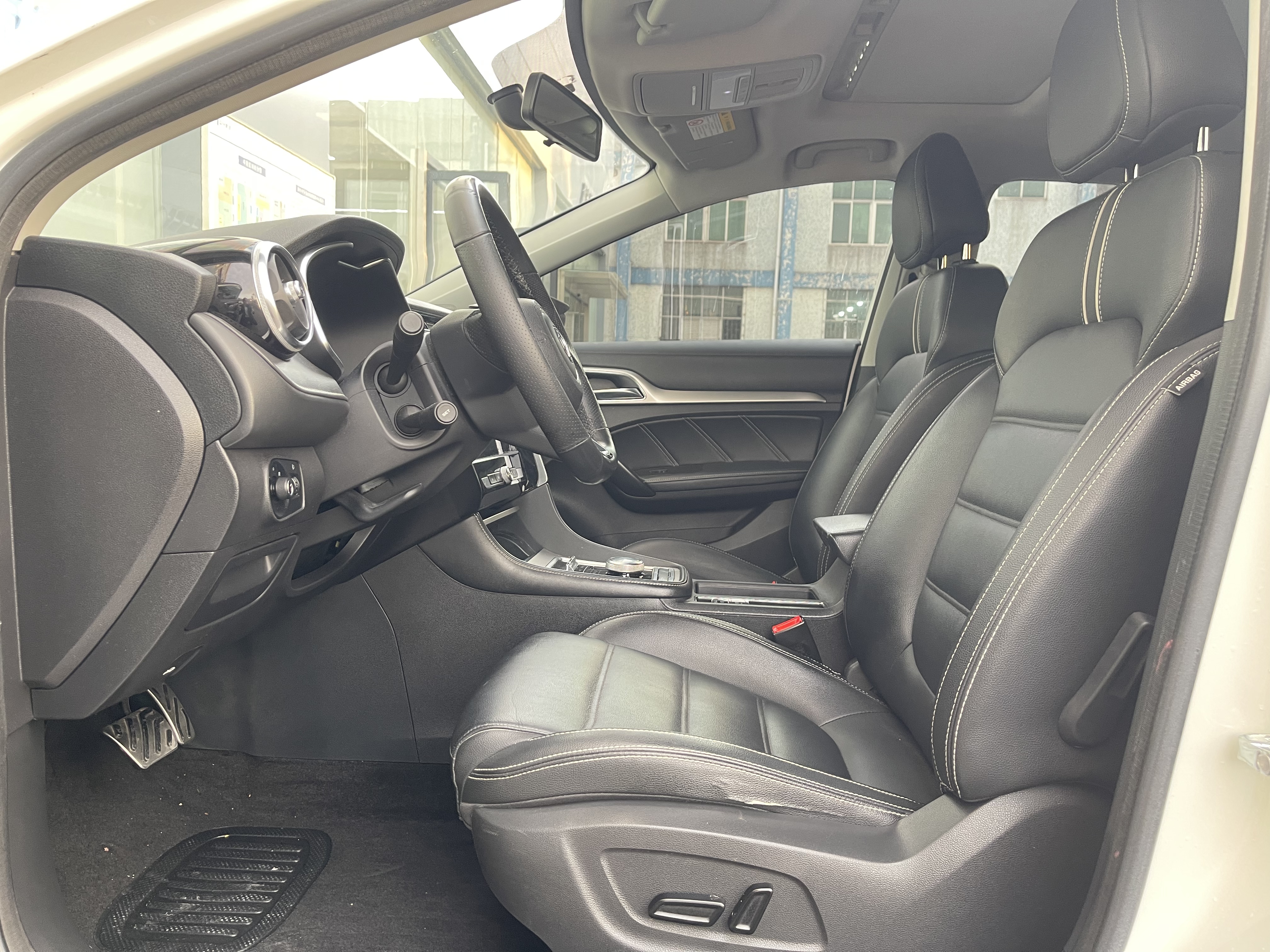 MG 6 New Energy 2018 car image #6