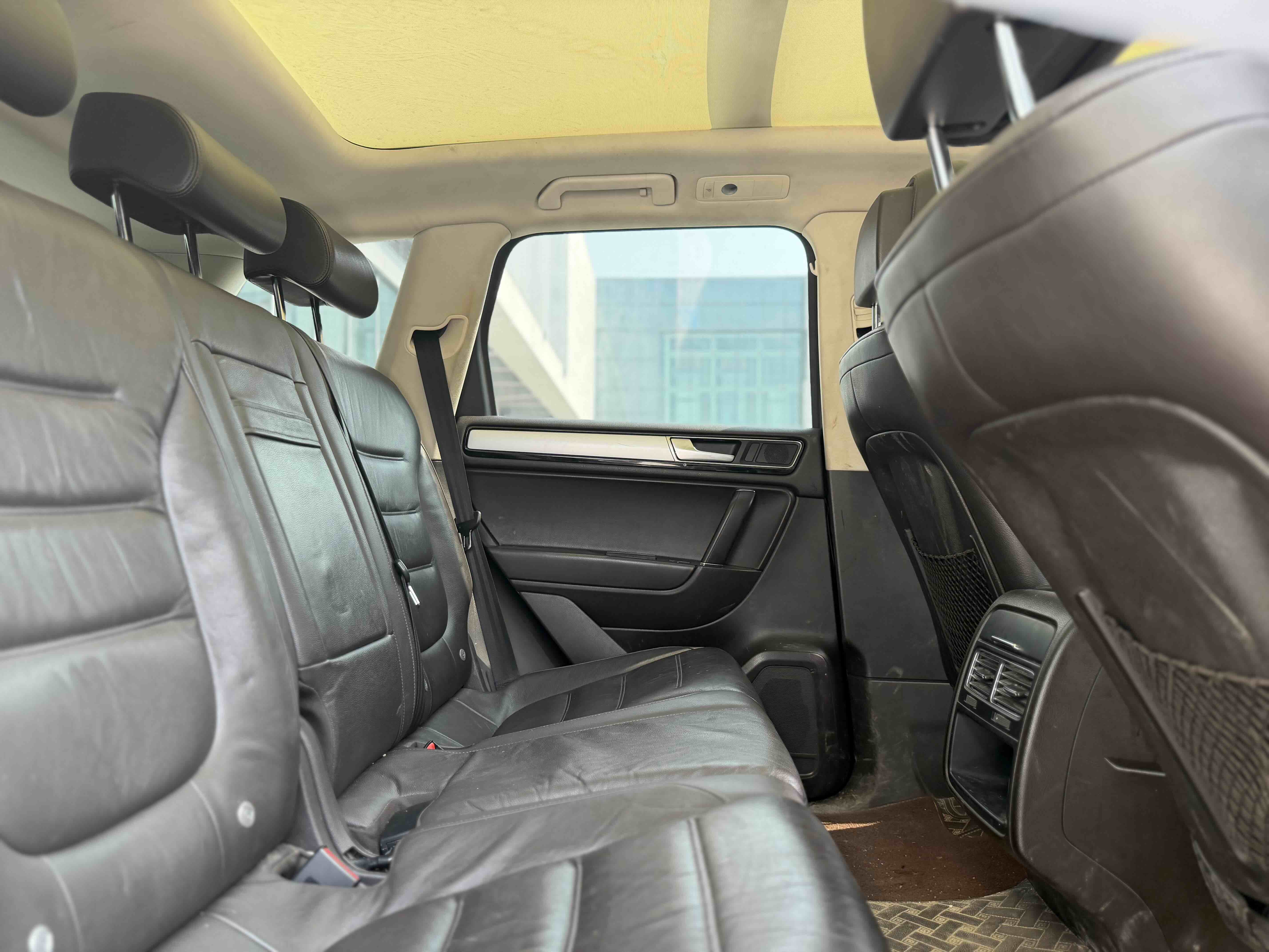 Volkswagen Touareg 2018 immagine di auto #6