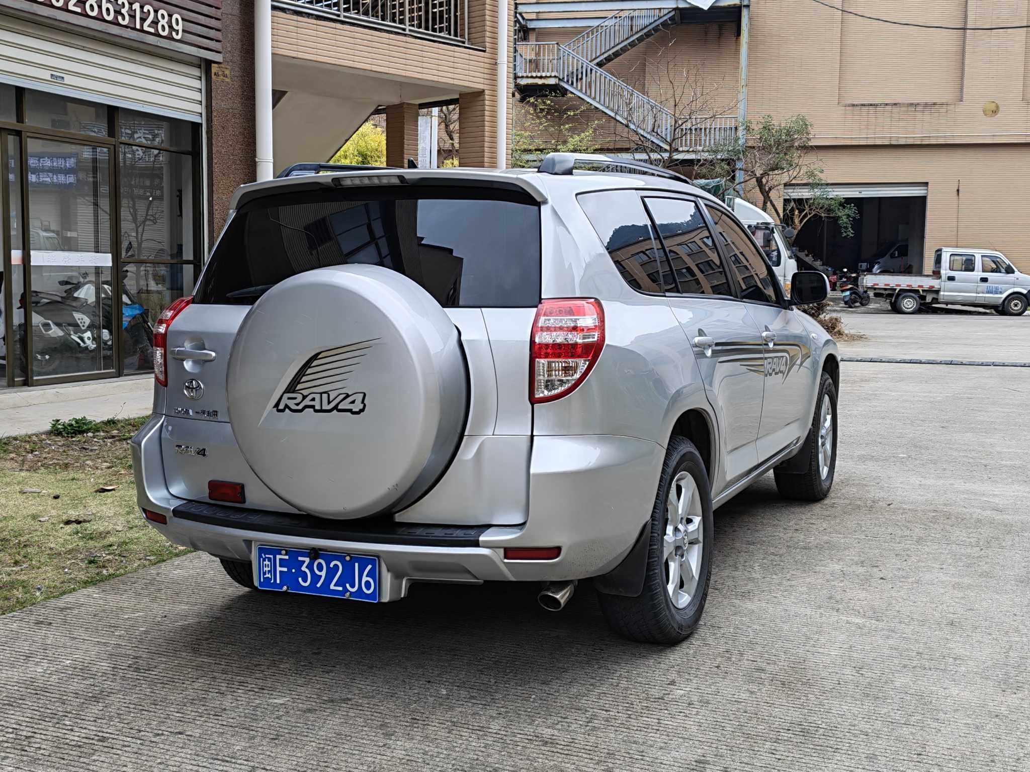 Toyota RAV4 2009 car image #6