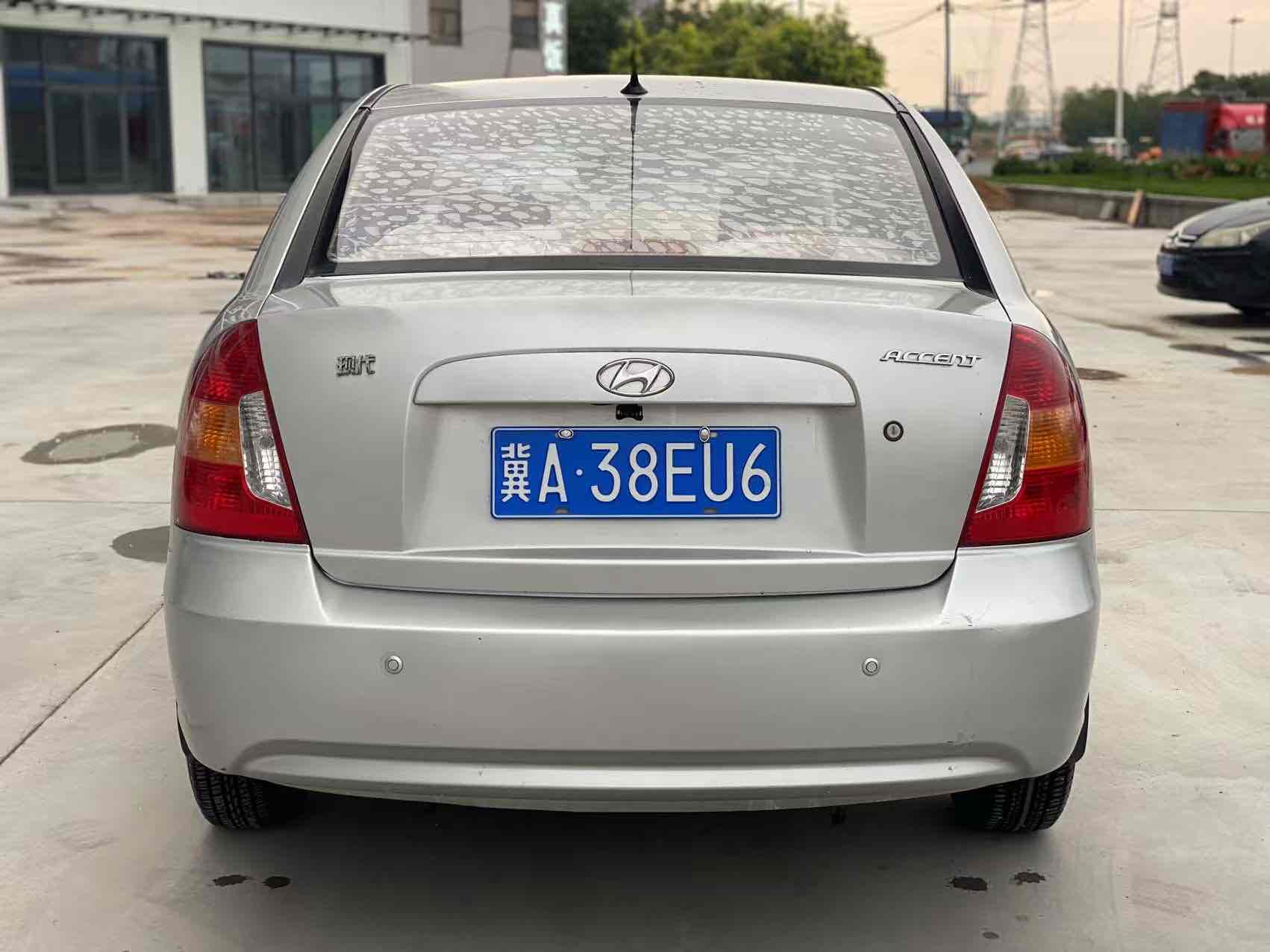 Hyundai Accent 2010 car image #6