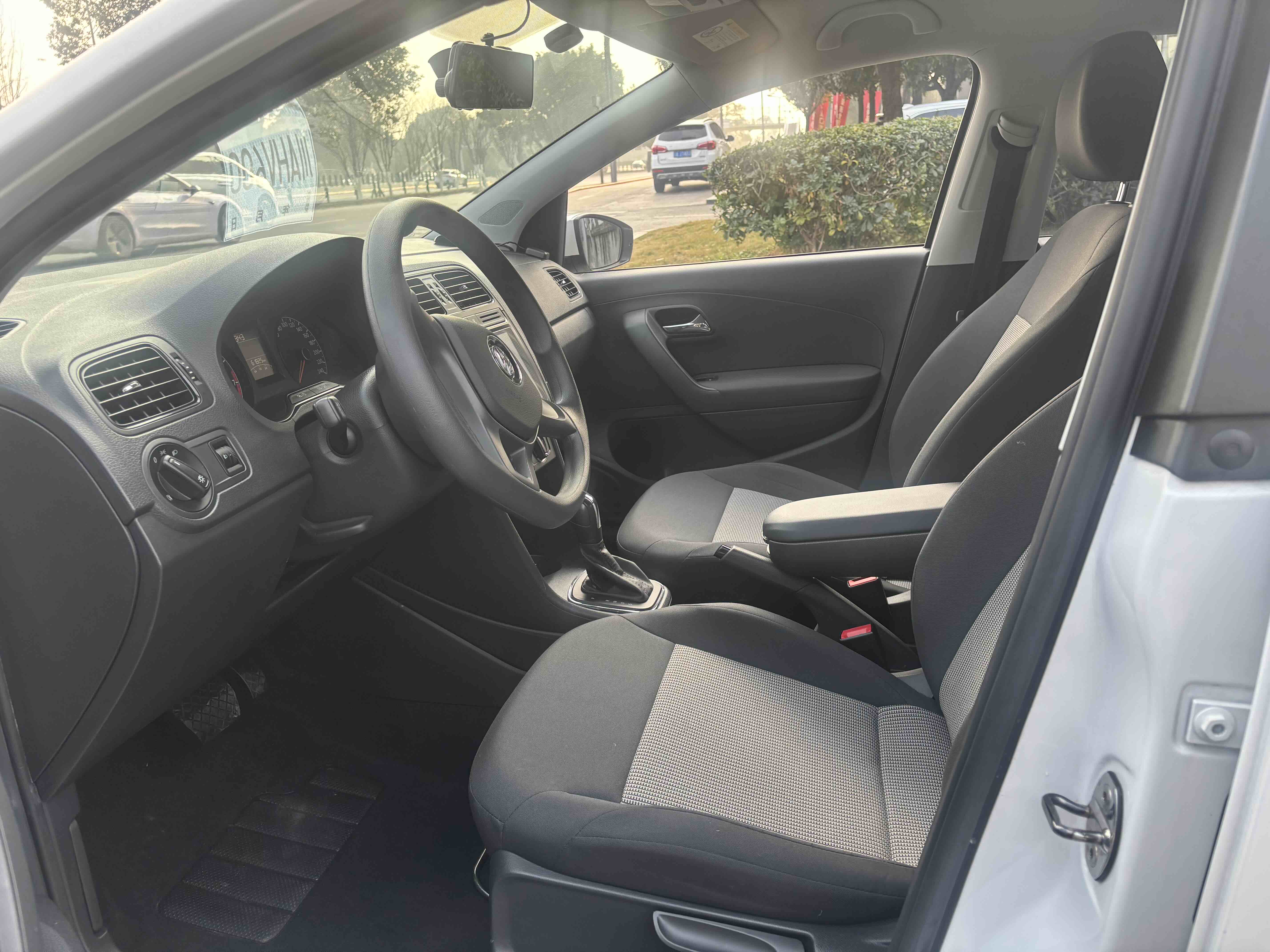 Polo 2019 #6 Polo 2019 car image #6