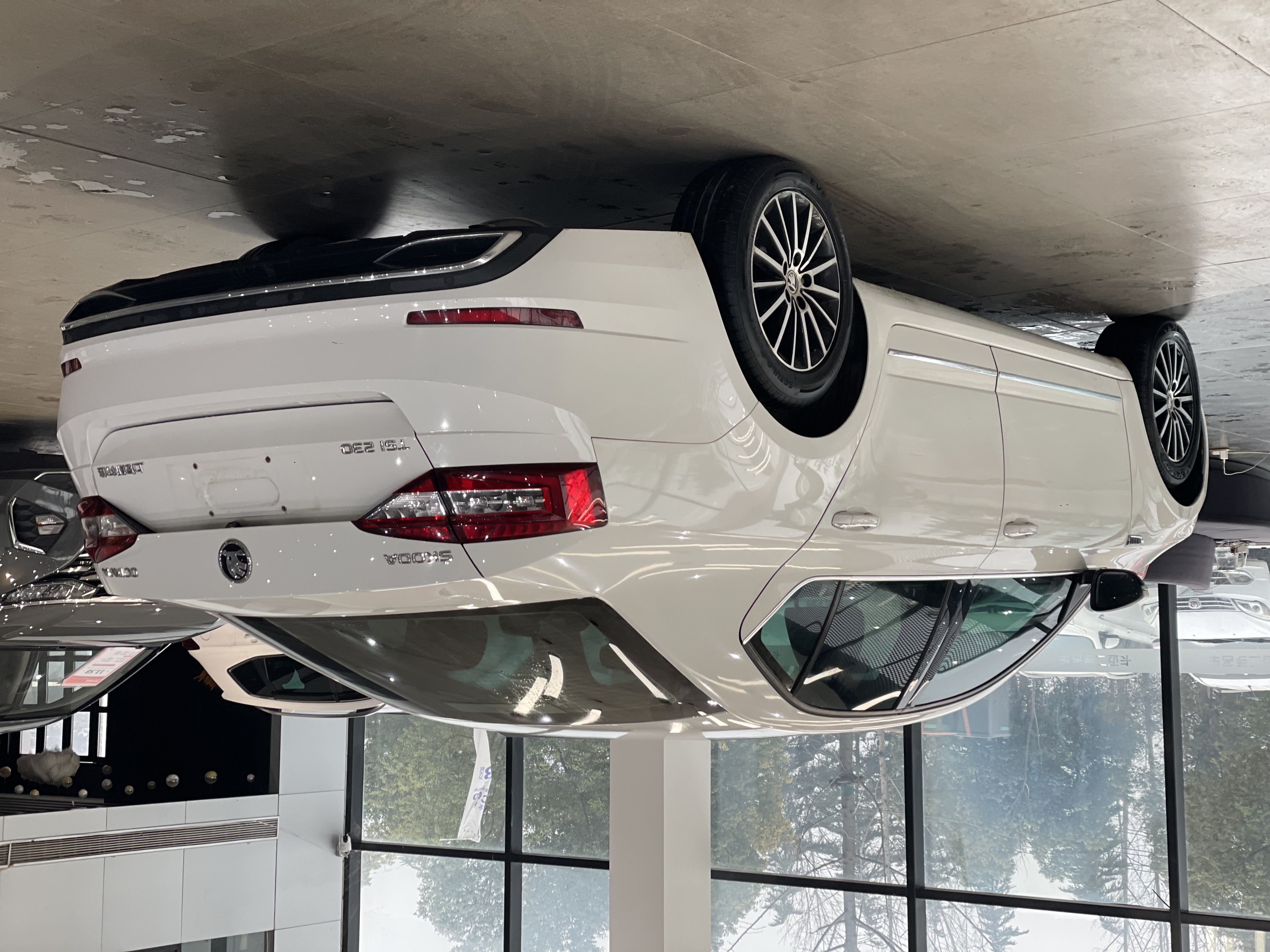 Skoda Octavia 2018 car image #6