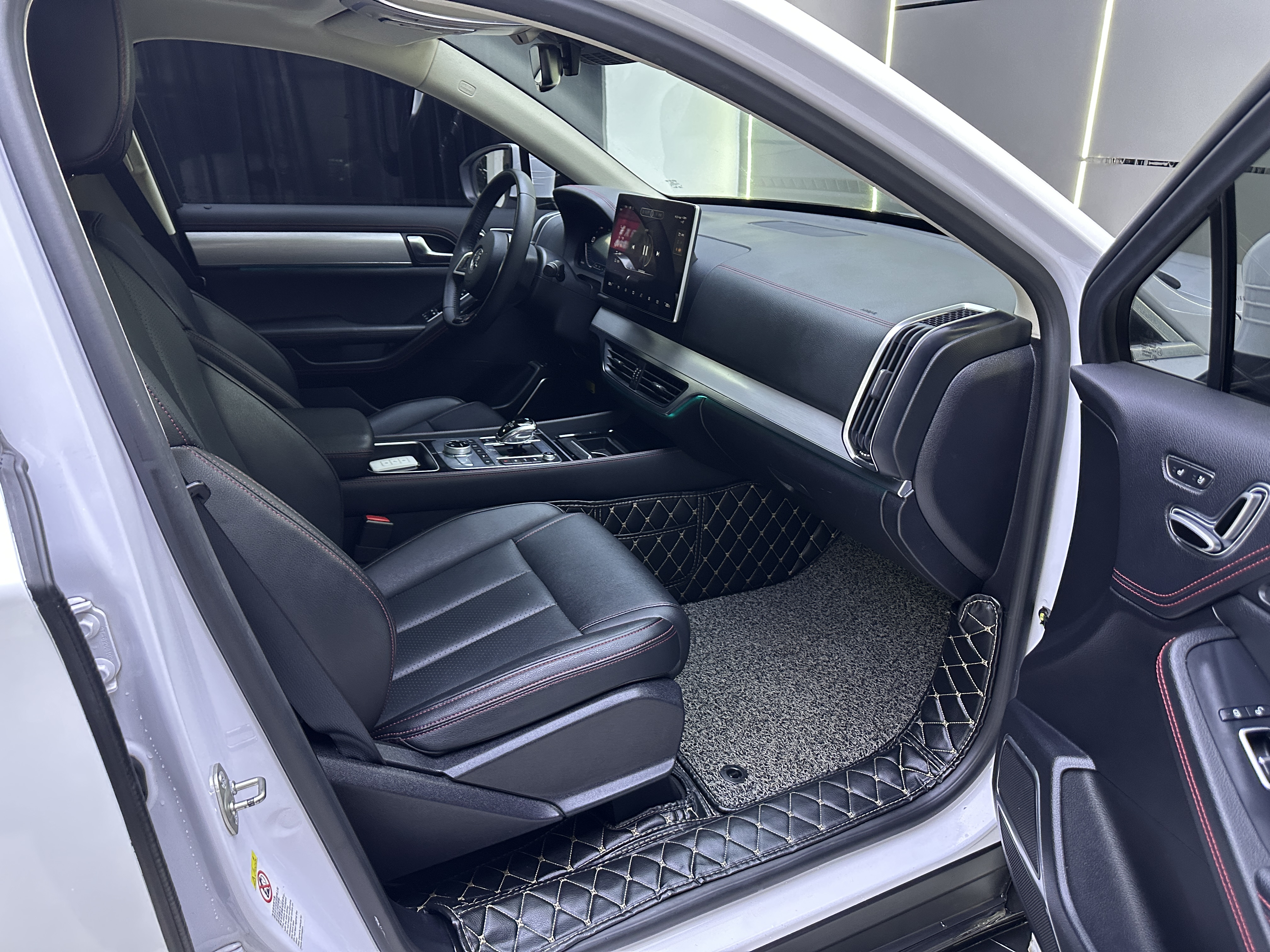 BYD Tang New Energy 2018 #6 BYD Tang New Energy 2018 car image #6