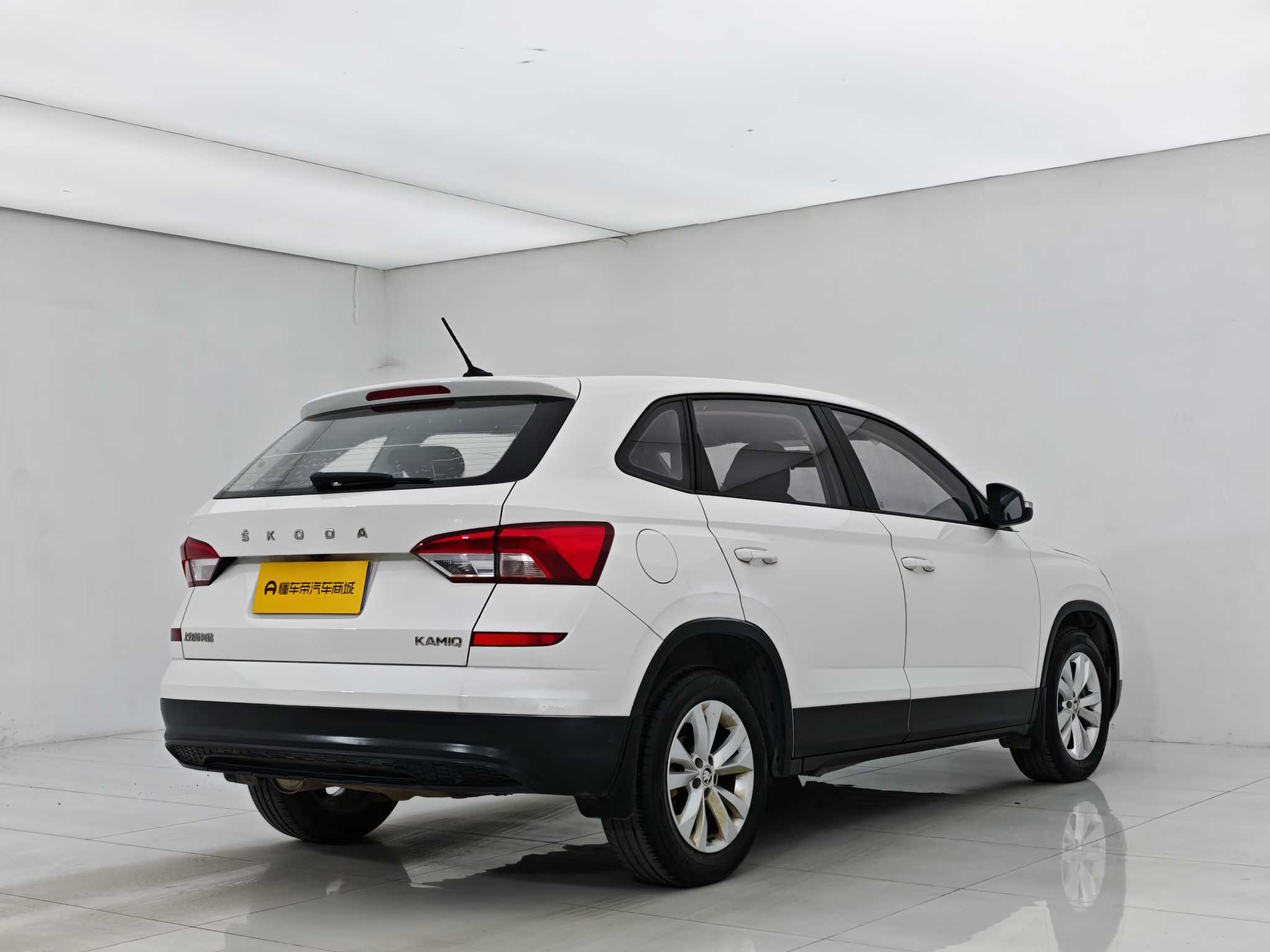 Skoda Kamiq 2019 car image #6
