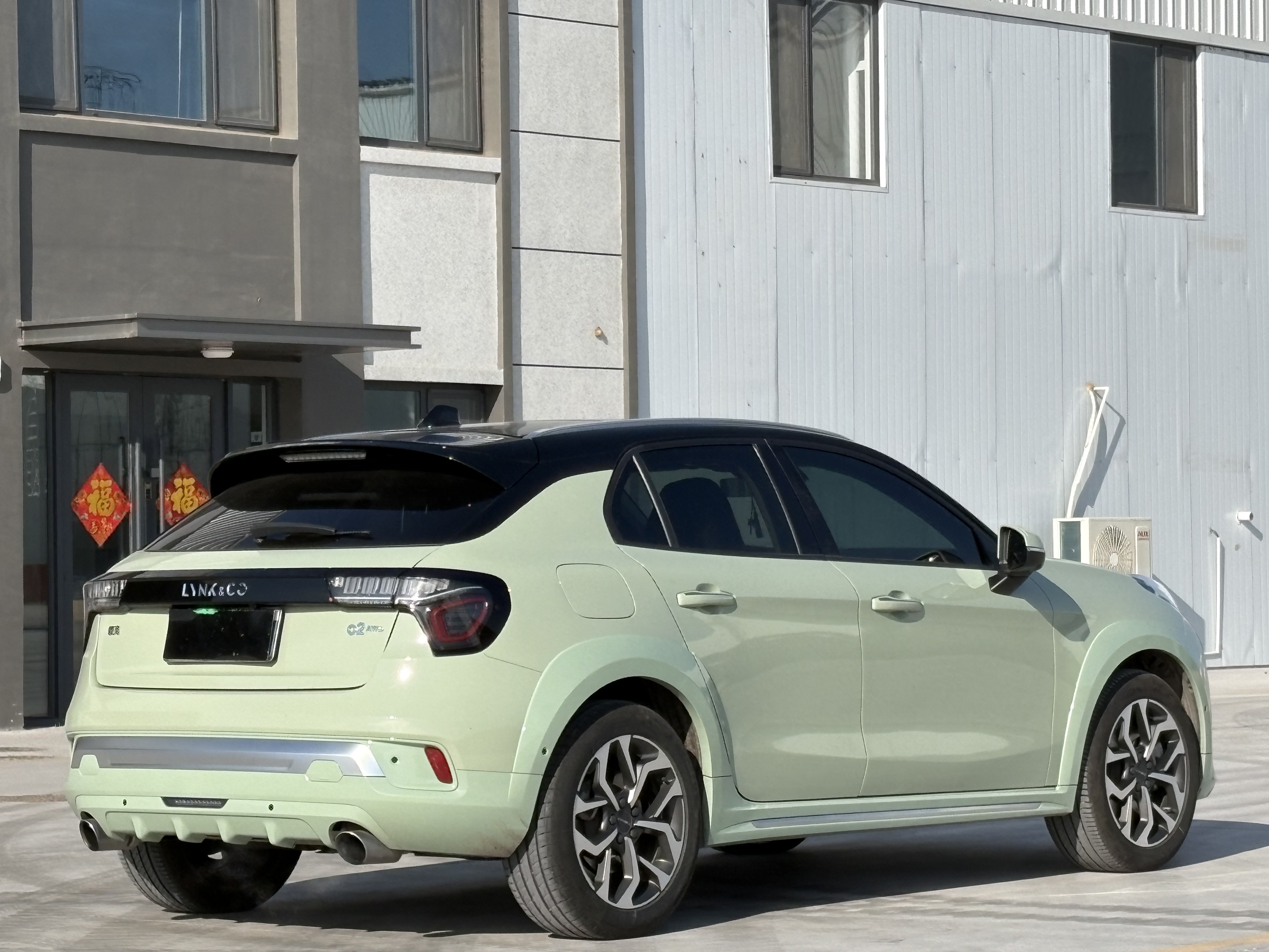 Lynk & Co 02 2019 #6 Lynk & Co 02 2019 car image #6