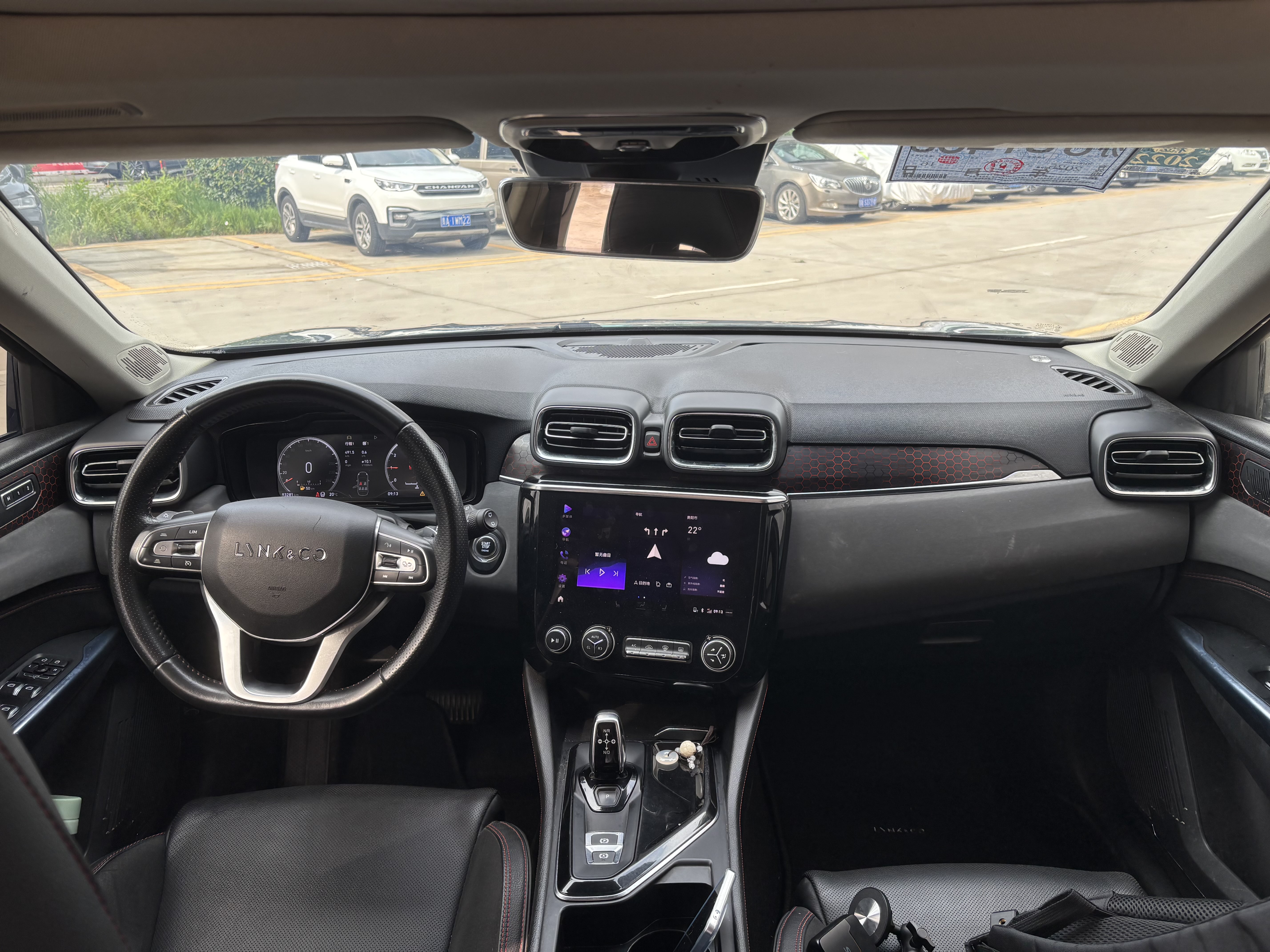 Lynk & Co 02 2018 #6 Lynk & Co 02 2018 car image #6