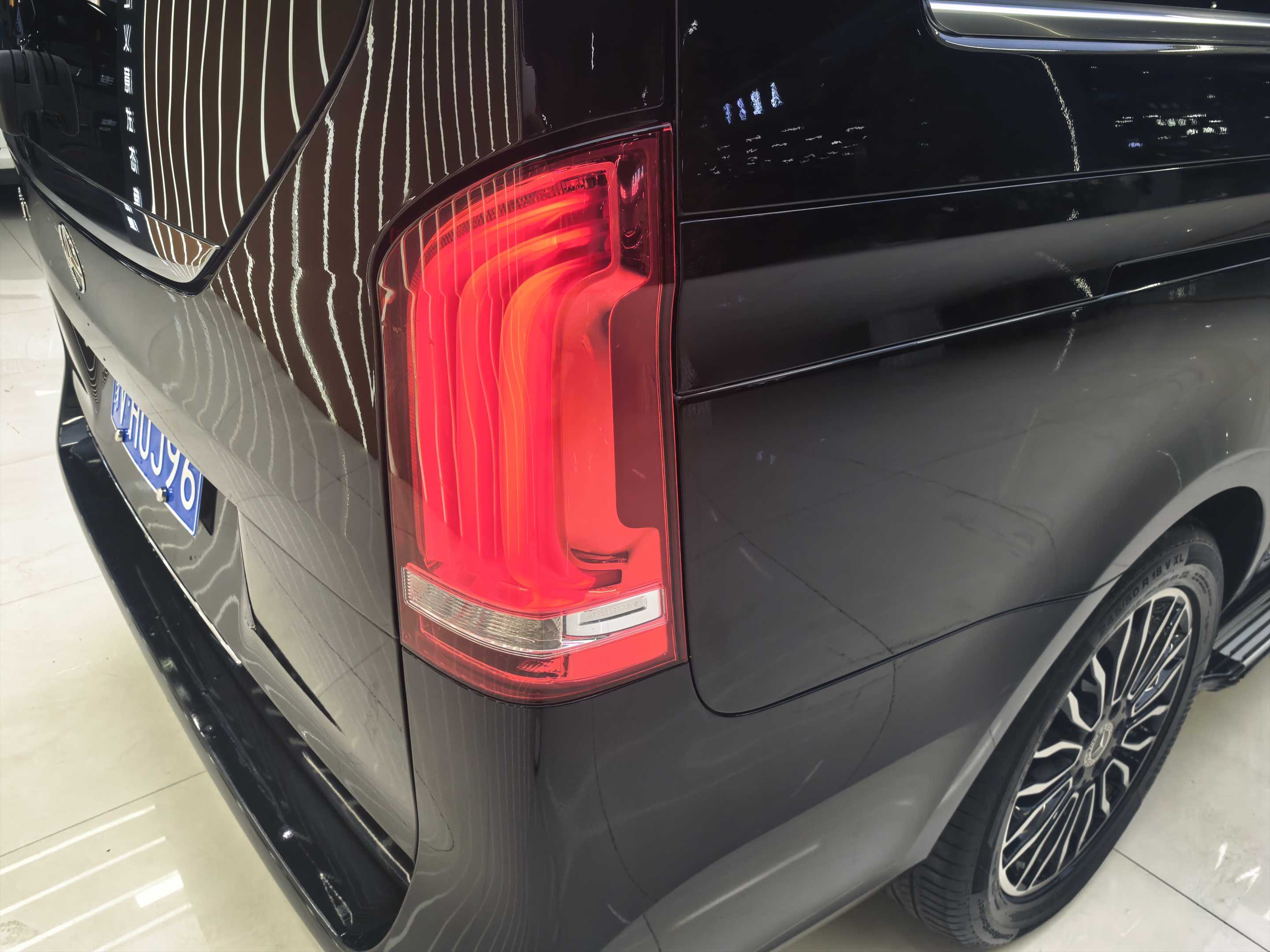 Mercedes-Benz V Class 2019 #6 Mercedes-Benz V Class 2019 car image #6