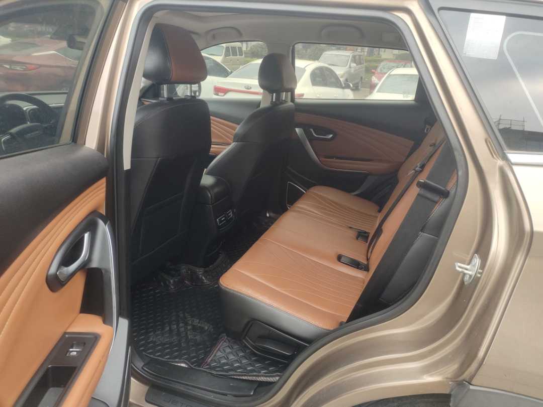 X70 2018 car image #6