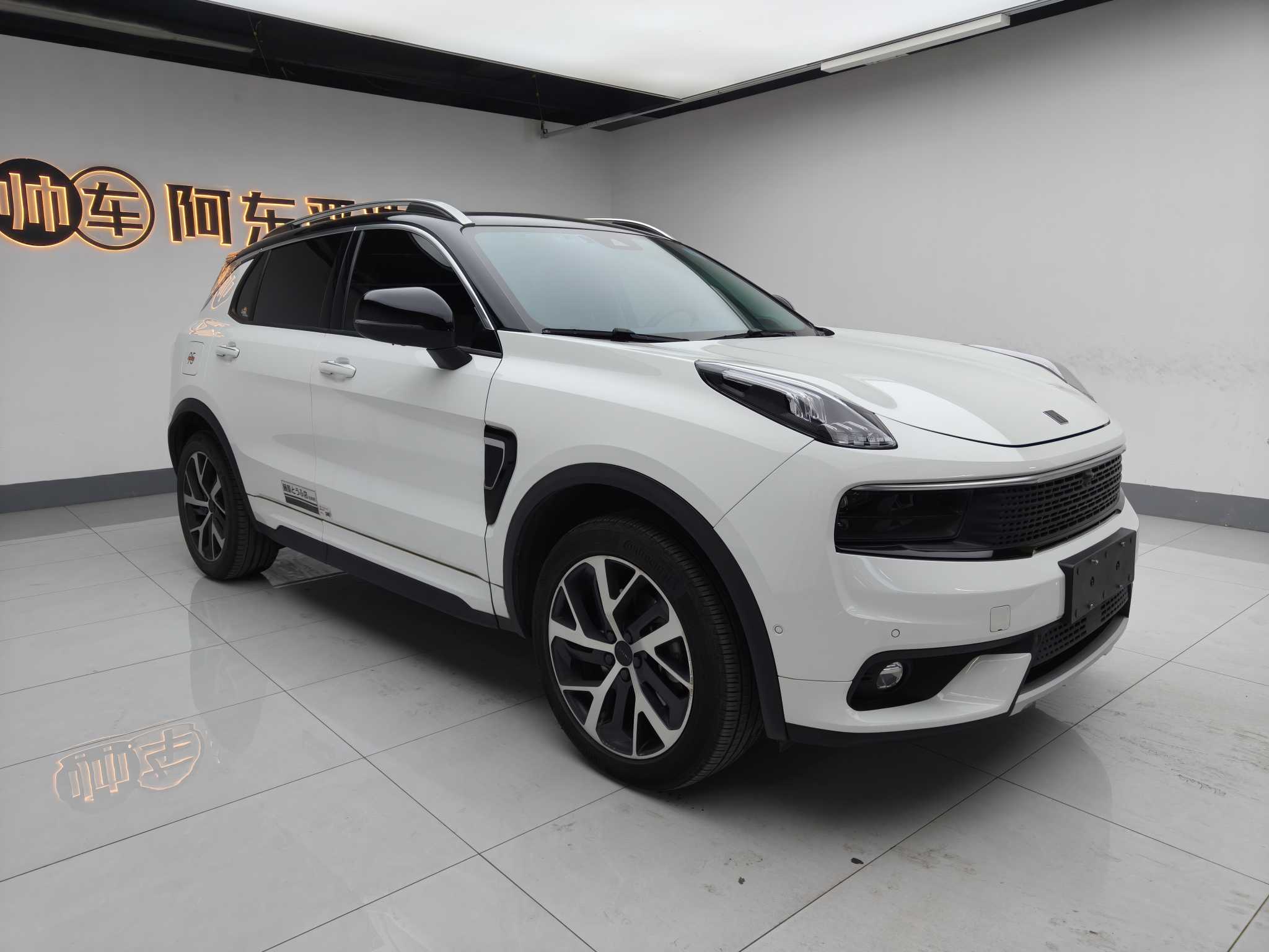 Lynk & Co 01 EM-P 2018 car image #6