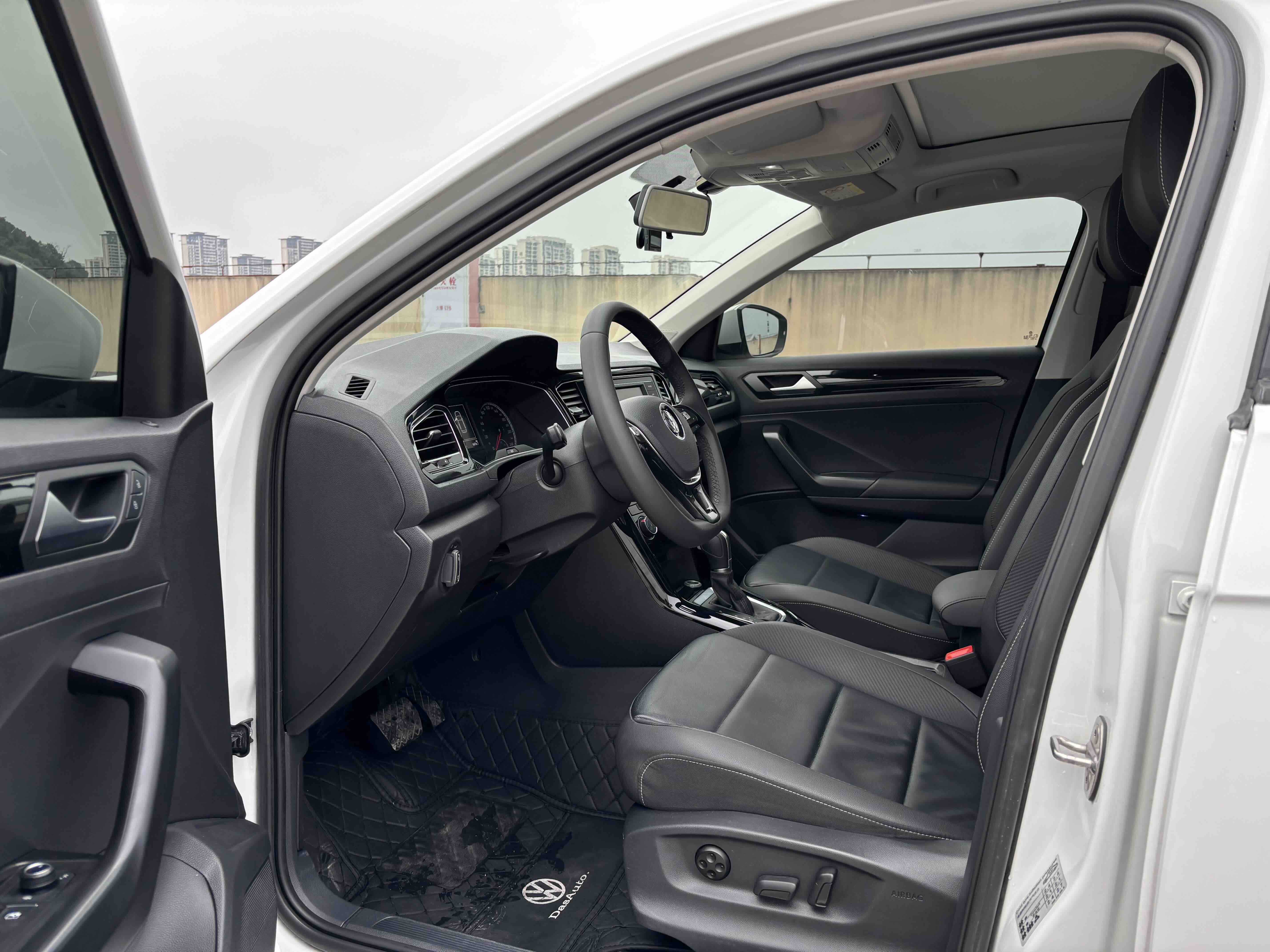 T-Roc 2019 #6 T-Roc 2019 car image #6