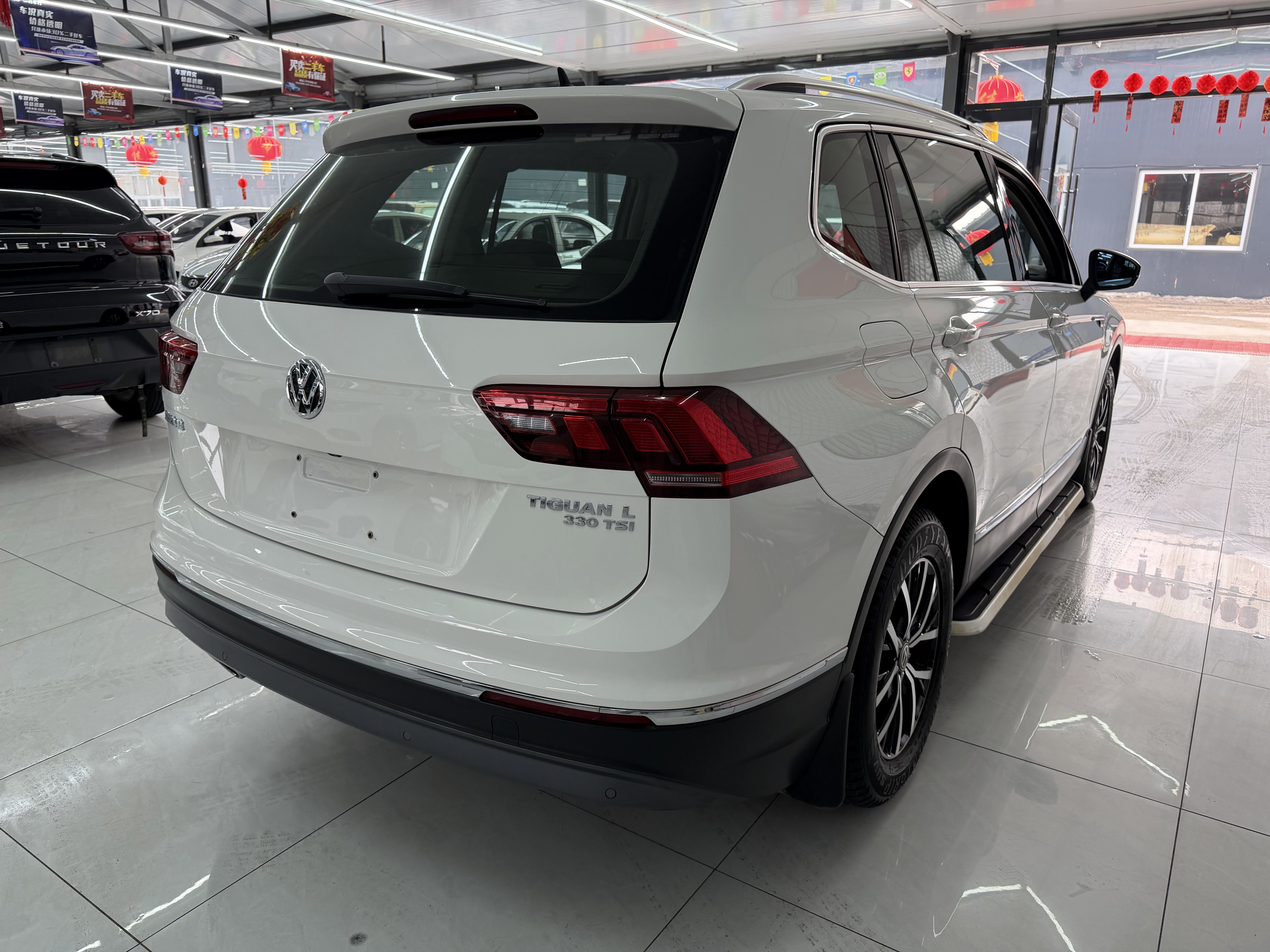 Volkswagen Tiguan L 2018 immagine di auto #6