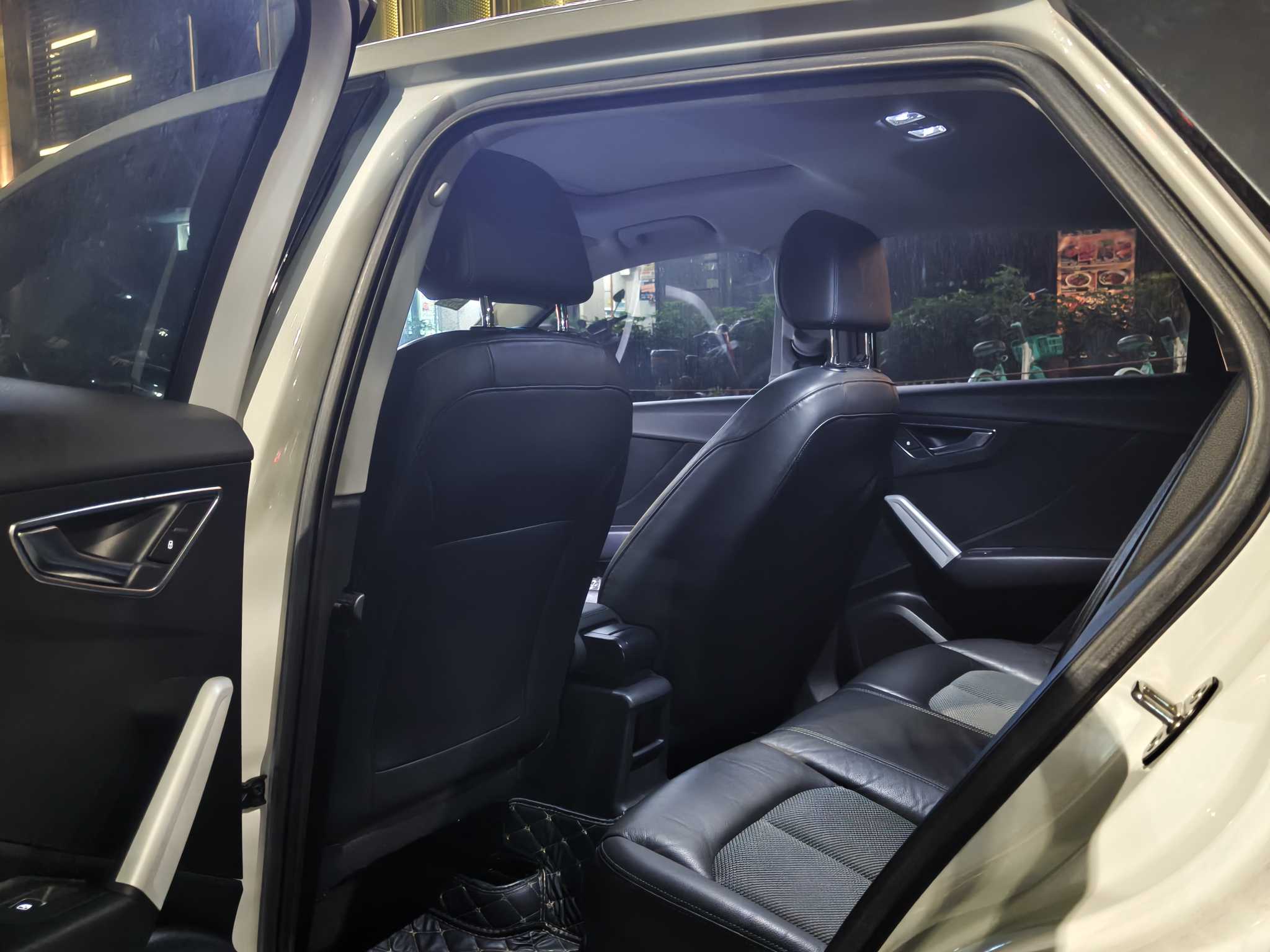 Audi Q2L 2019 imagen de coche #6