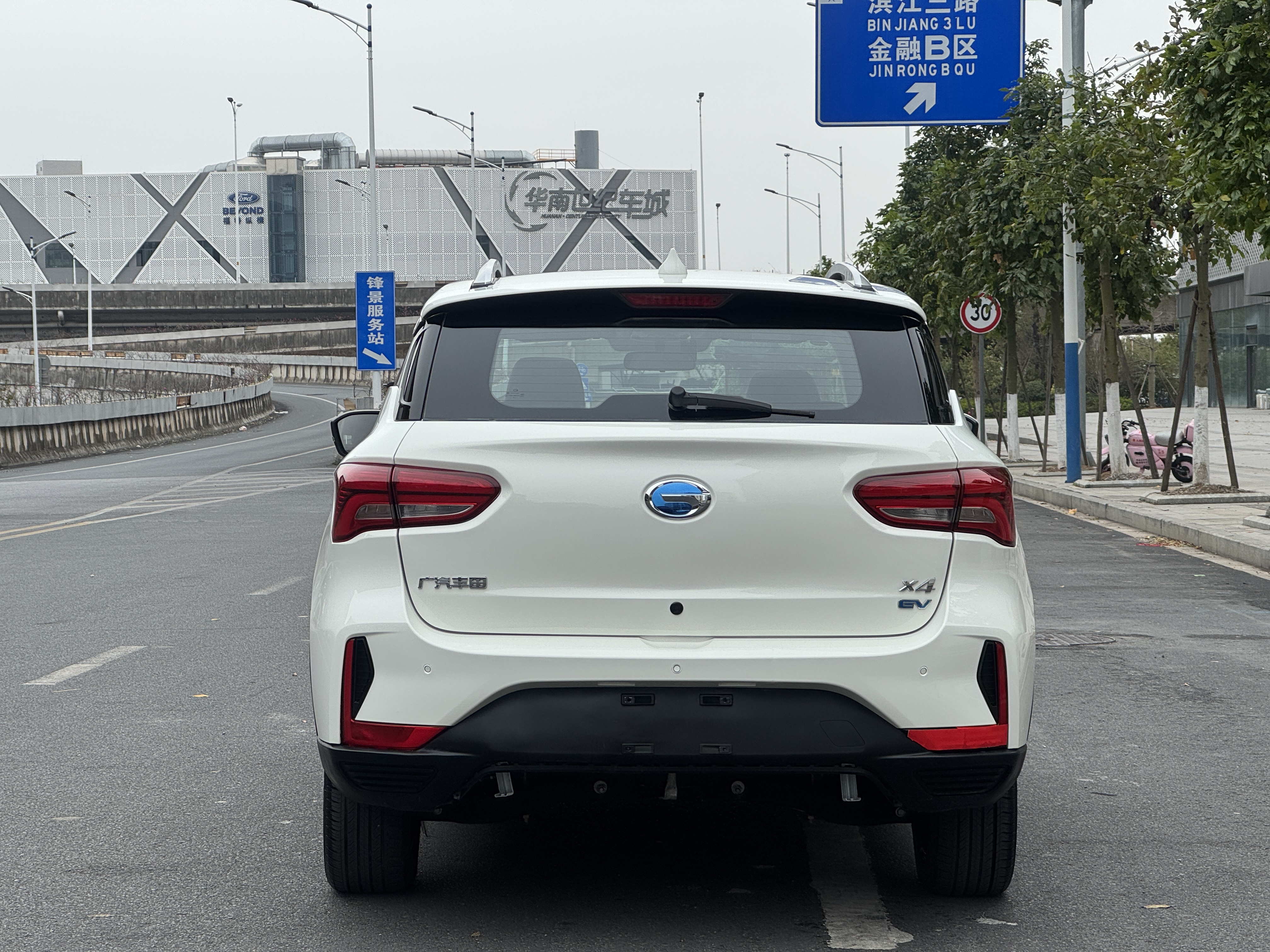 GAC ix4 2018 car image #6