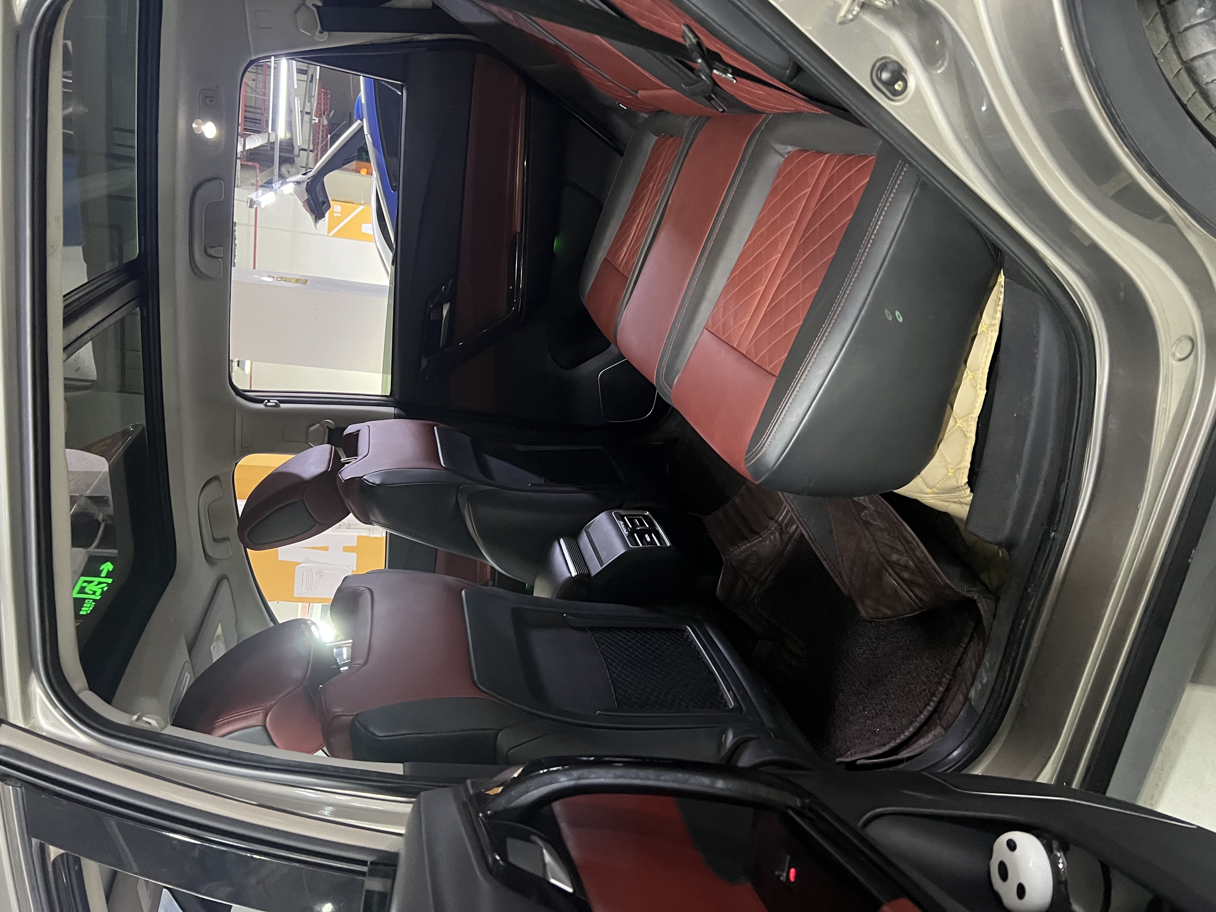 T5 2019 car image #6