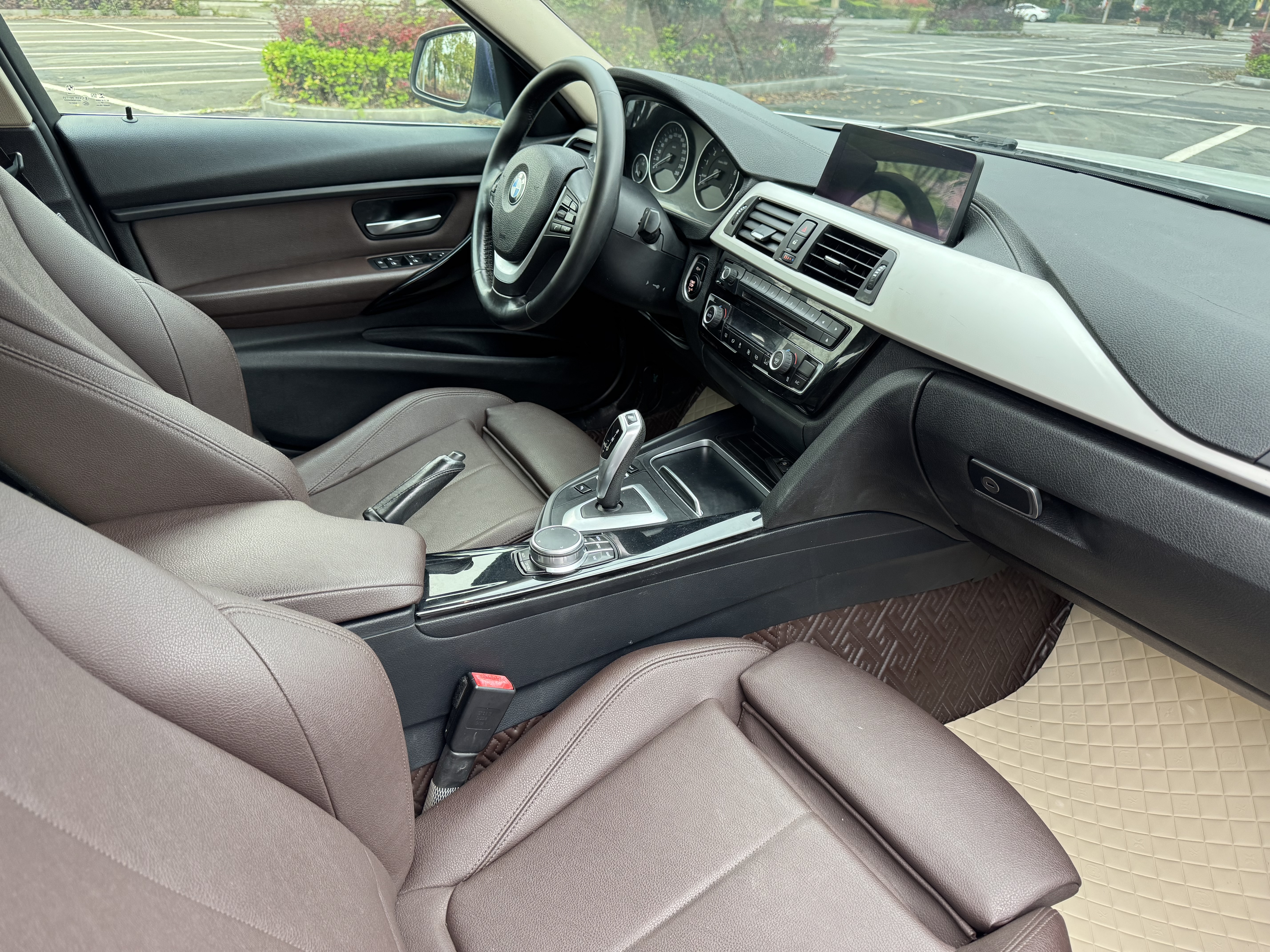 BMW 3 Series 2019 car image #6