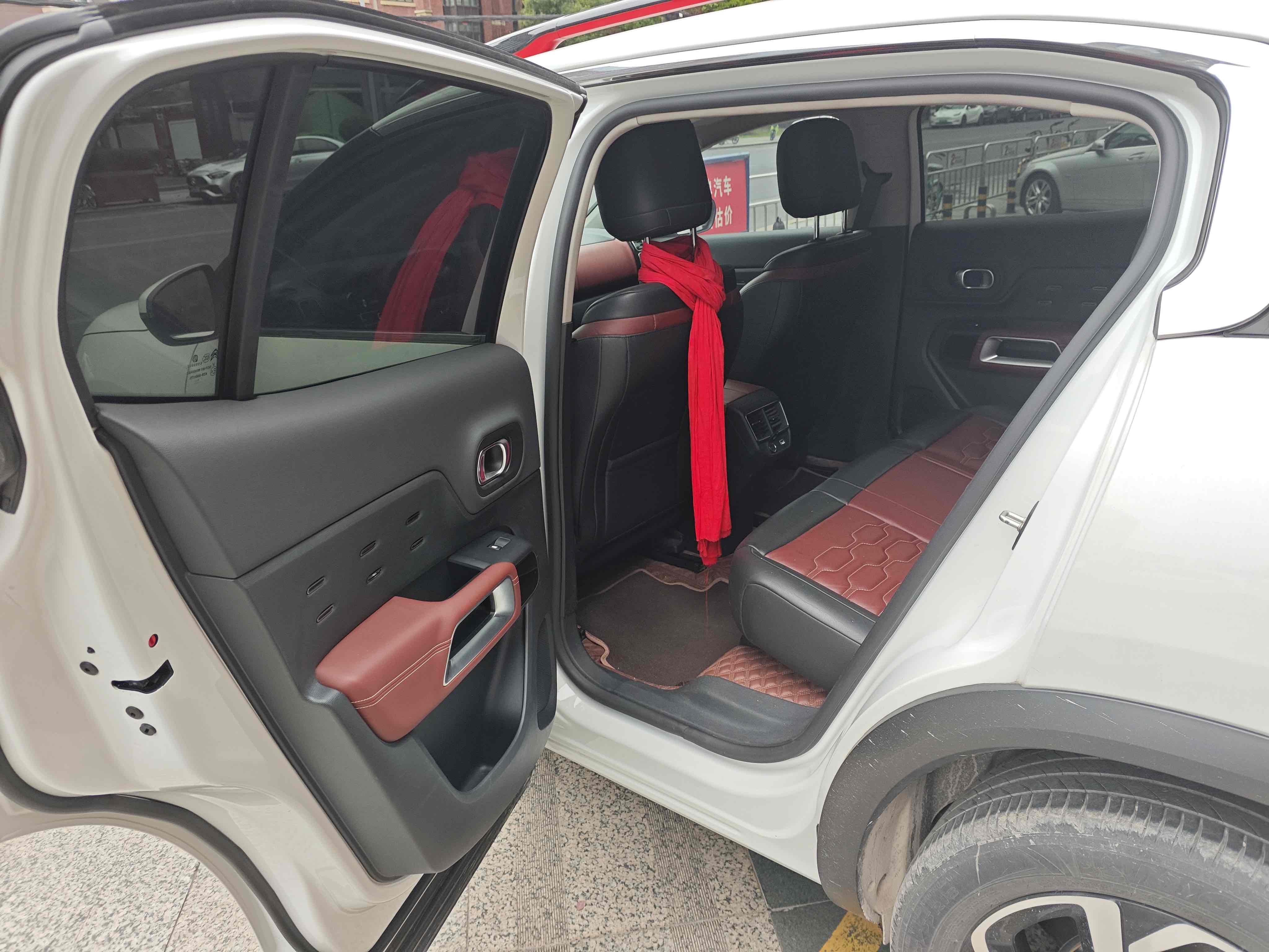 Citroen C5 AIRCROSS 2018 immagine di auto #6