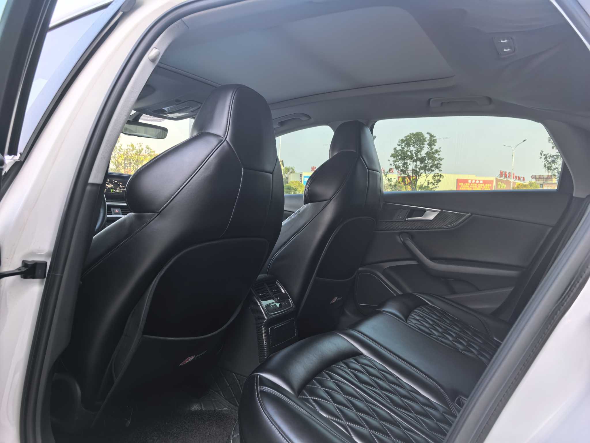 Audi A4L 2020 car image #6
