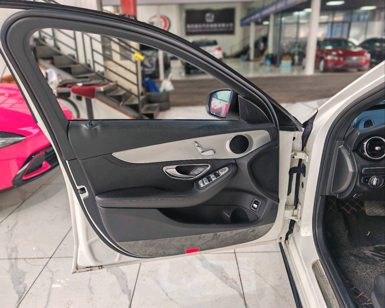 Mercedes-Benz C Class 2019 car image #6
