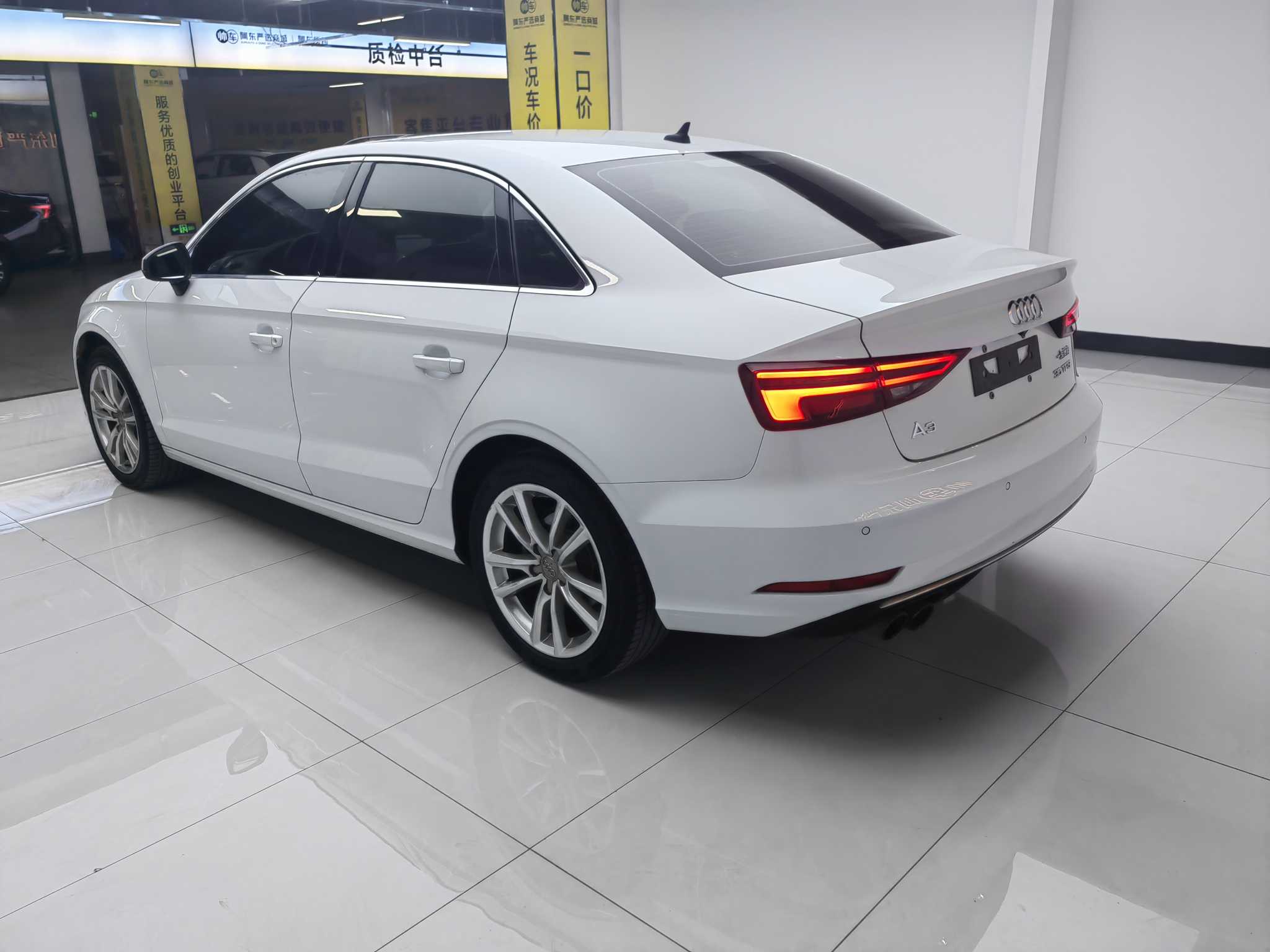 Audi A3 2019 car image #6