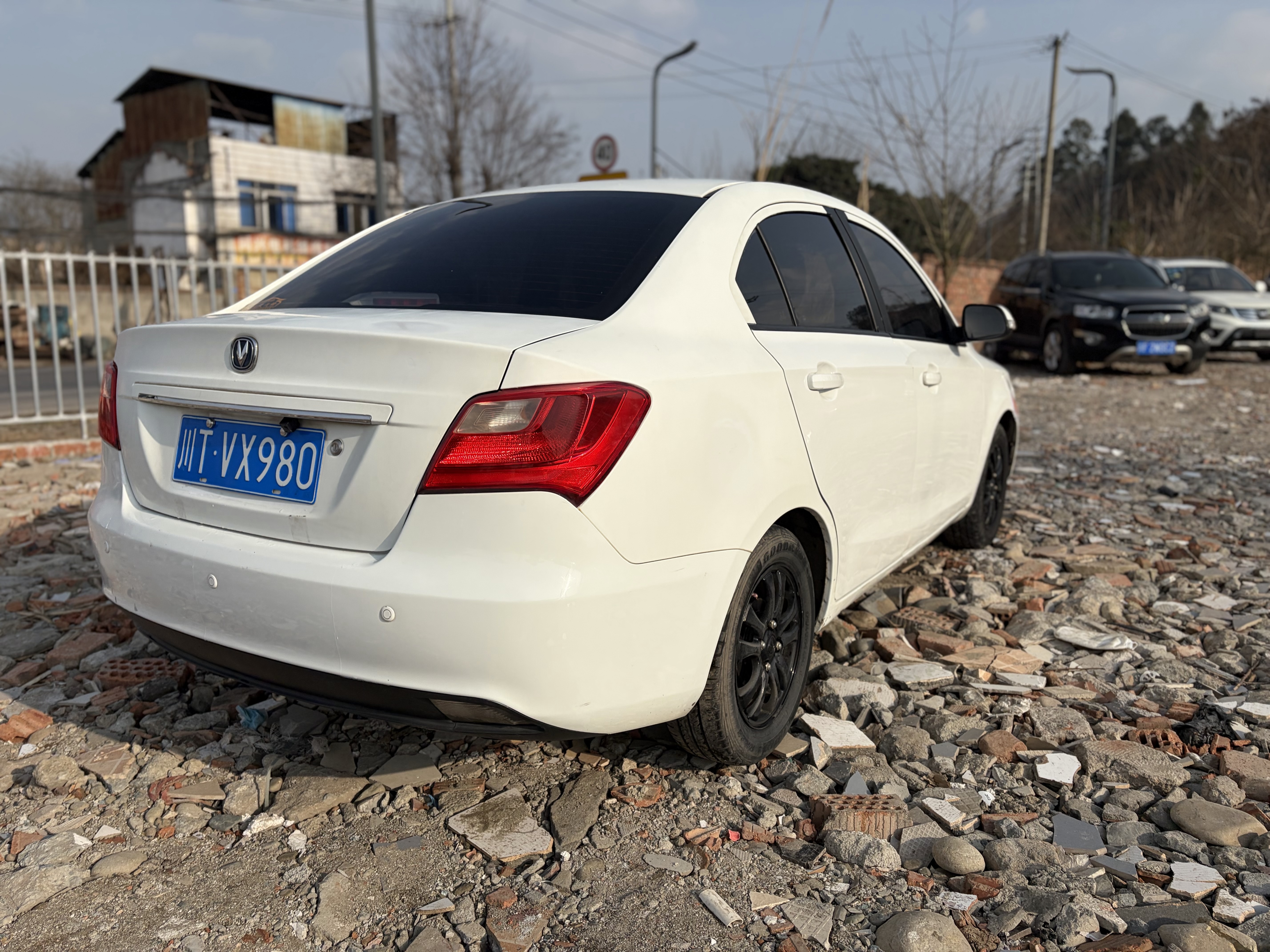 Changan Alsvin V3 2015 #6 Changan Alsvin V3 2015 car image #6