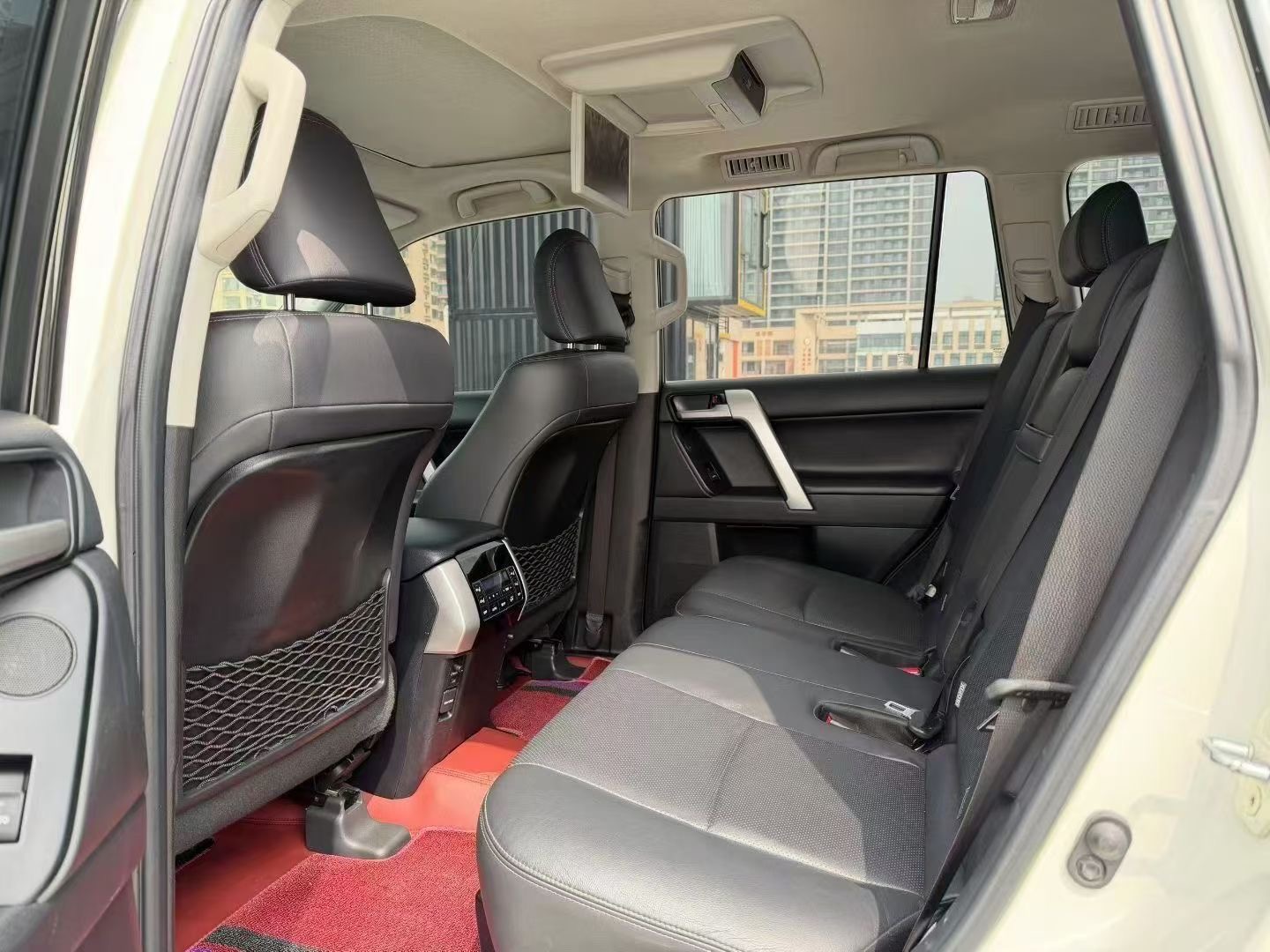 Toyota Land Cruiser Prado 2019 car image #6