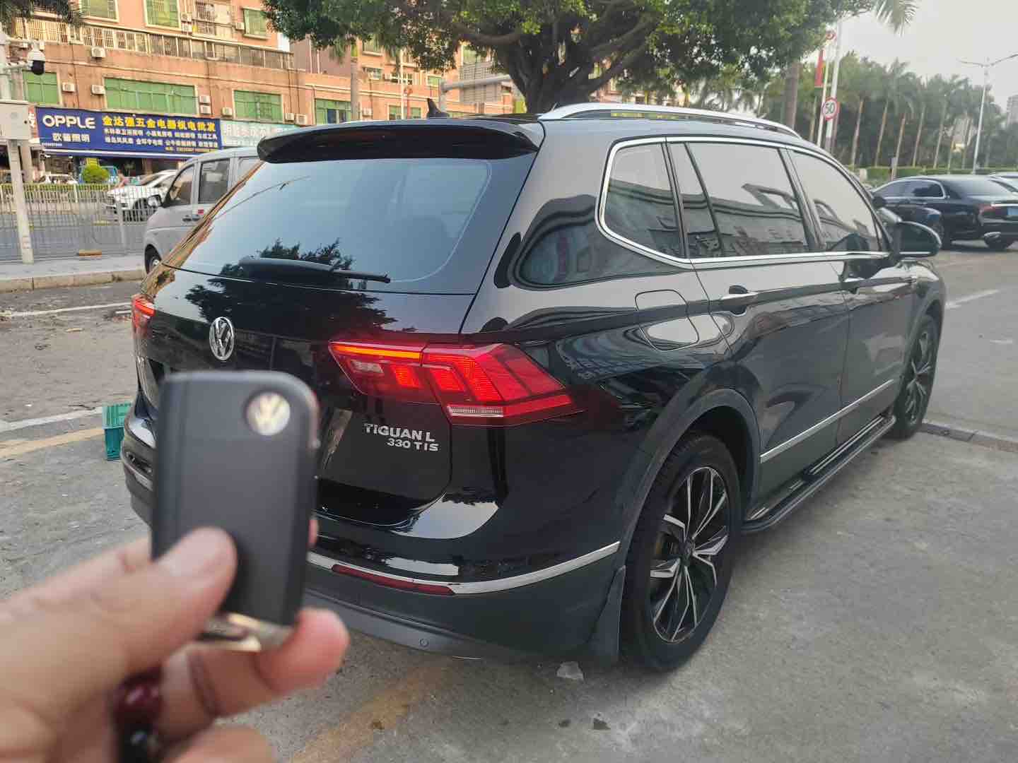 Volkswagen Tiguan L 2019 immagine di auto #6