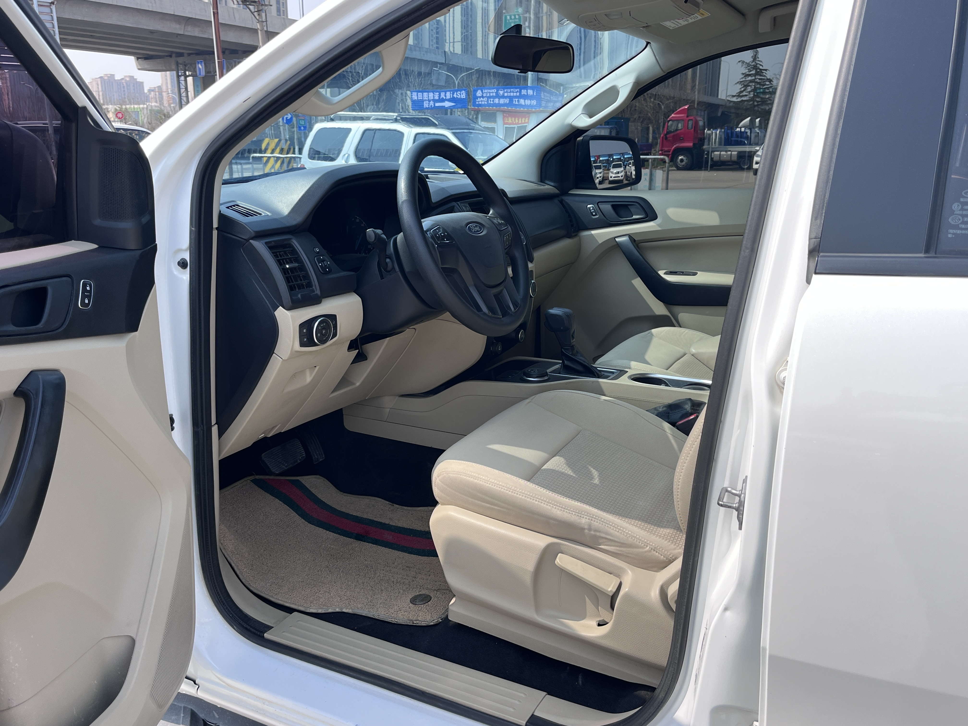 Ford Everest 2019 car image #6