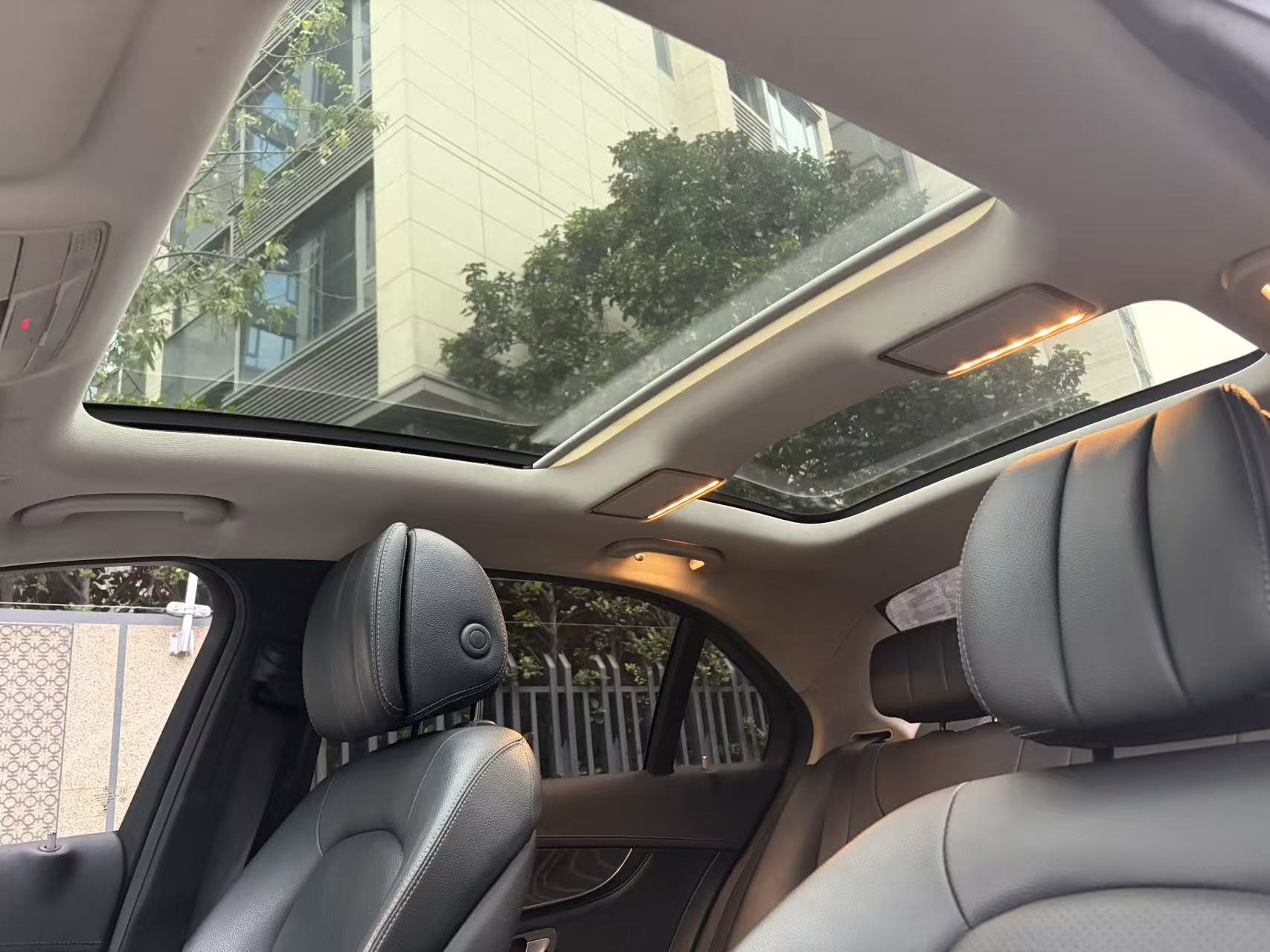 Mercedes-Benz C Class 2018 car image #6