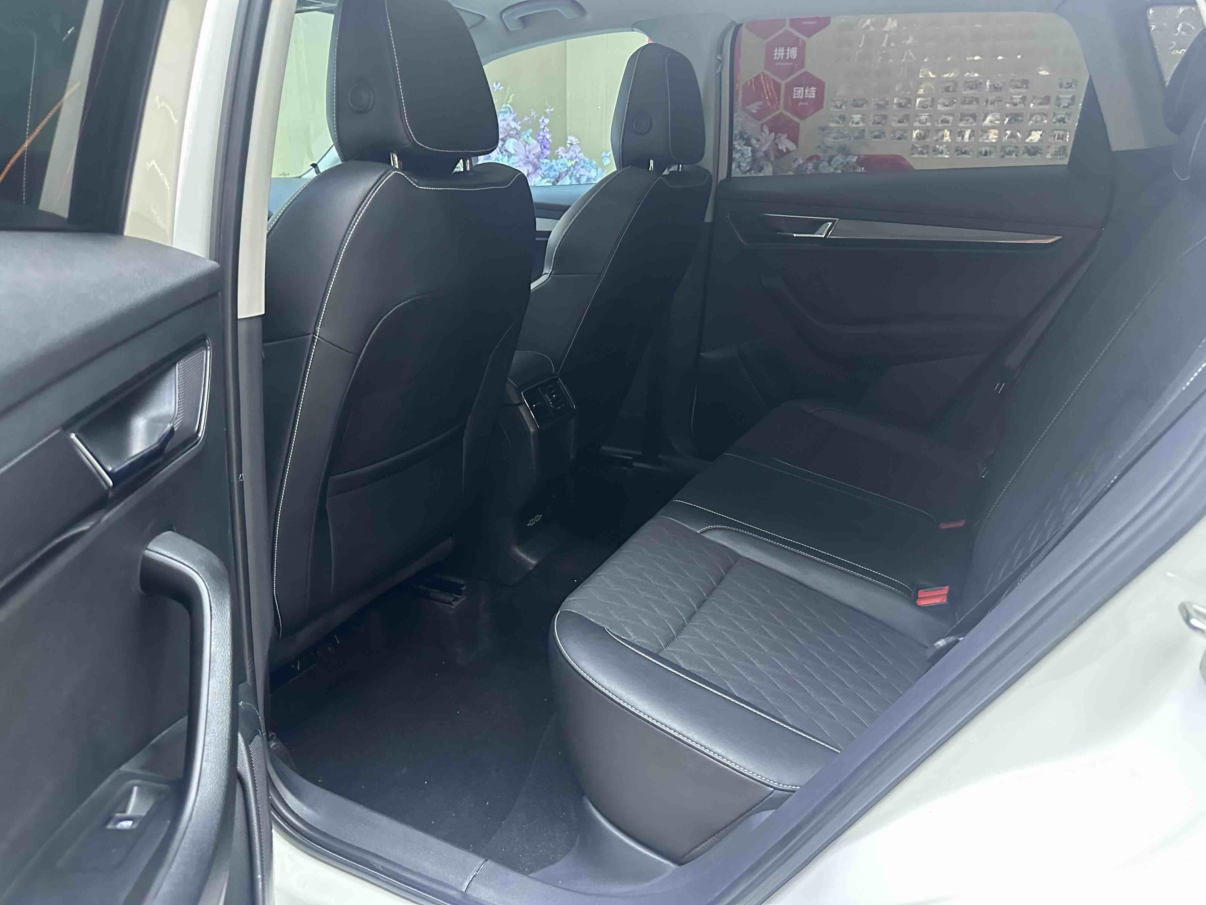 Skoda Karoq 2019 car image #6