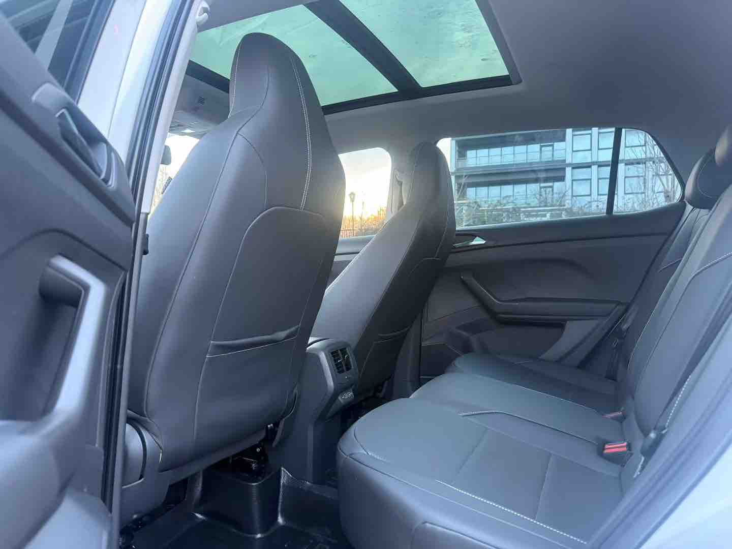 Volkswagen 2020 car image #6
