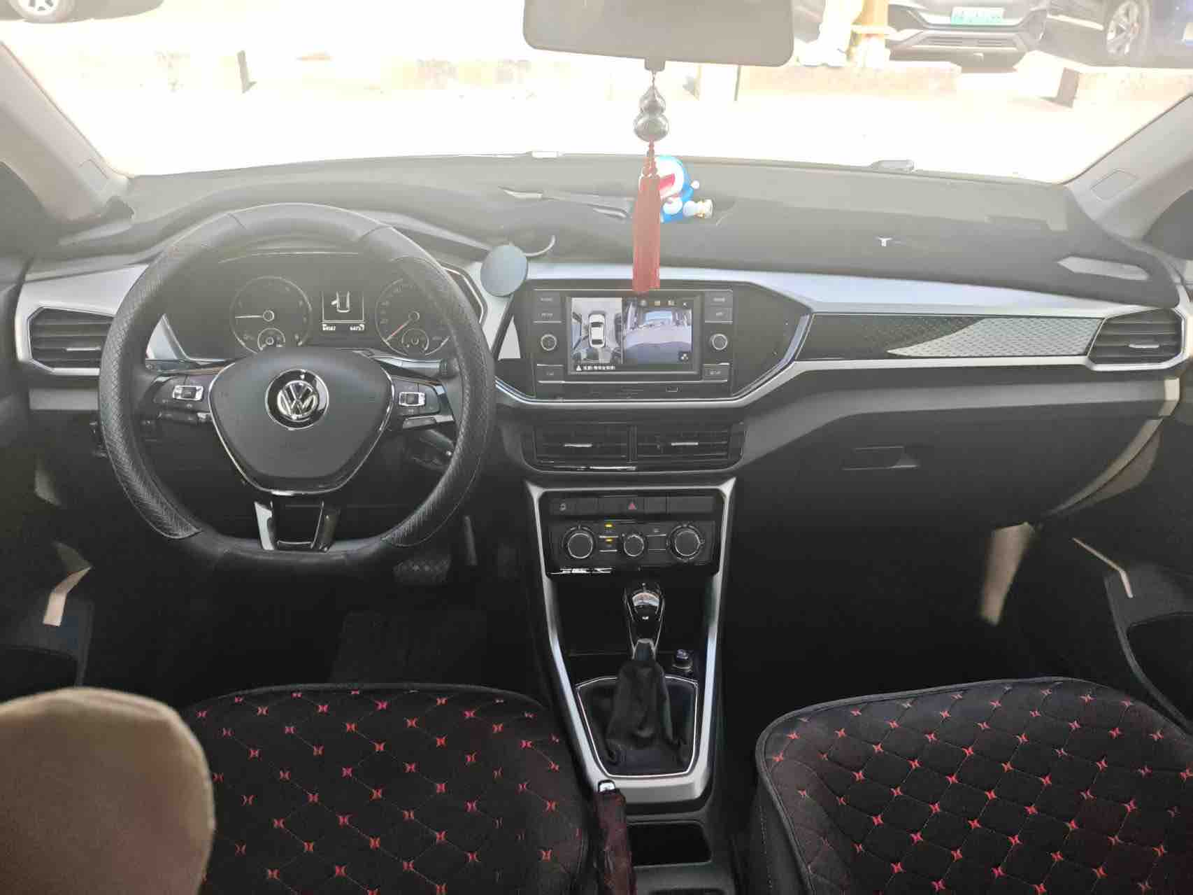 Volkswagen 2019 car image #6
