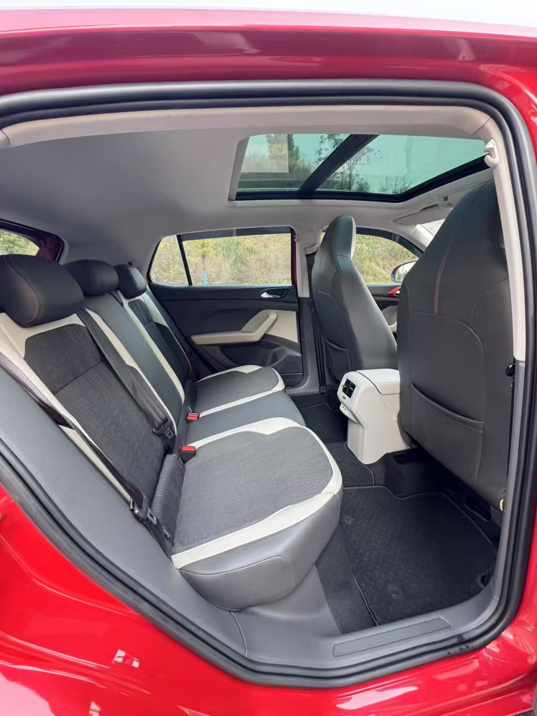 Volkswagen T-Cross 2020 immagine di auto #6