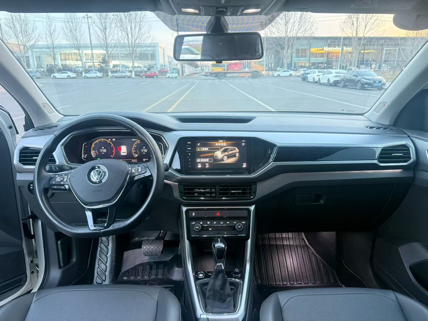 Volkswagen T-Cross 2019 car image #6