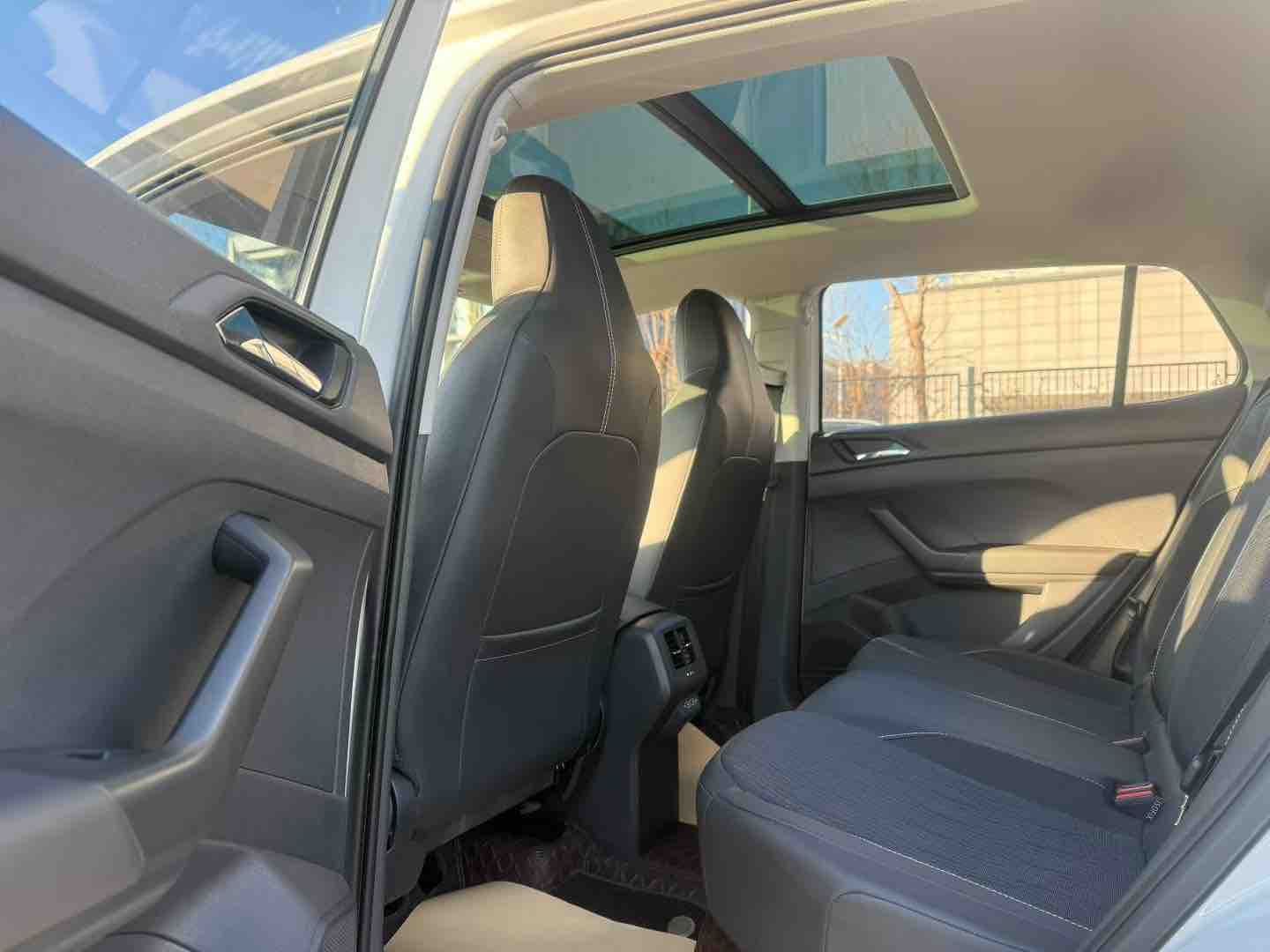 Volkswagen T-Cross 2020 car image #6