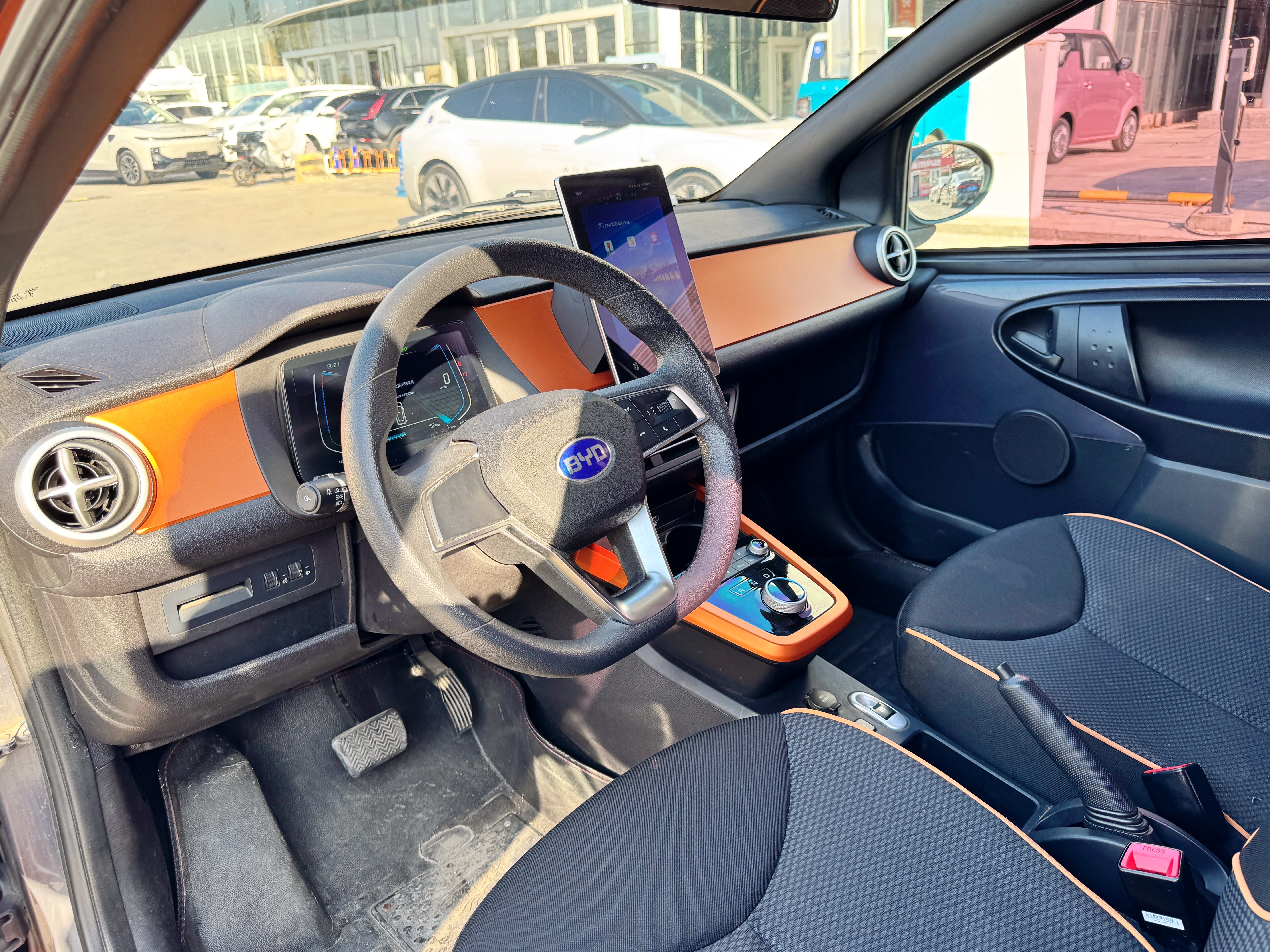 BYD e1 2019 car image #6
